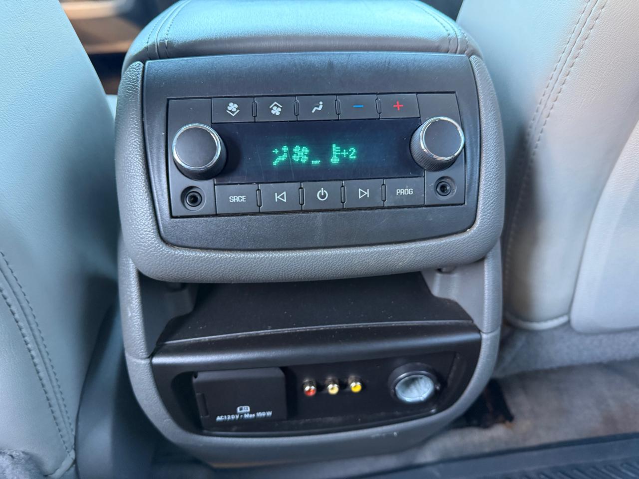 2011 Chevrolet Traverse AWD 4dr 2LT Photo