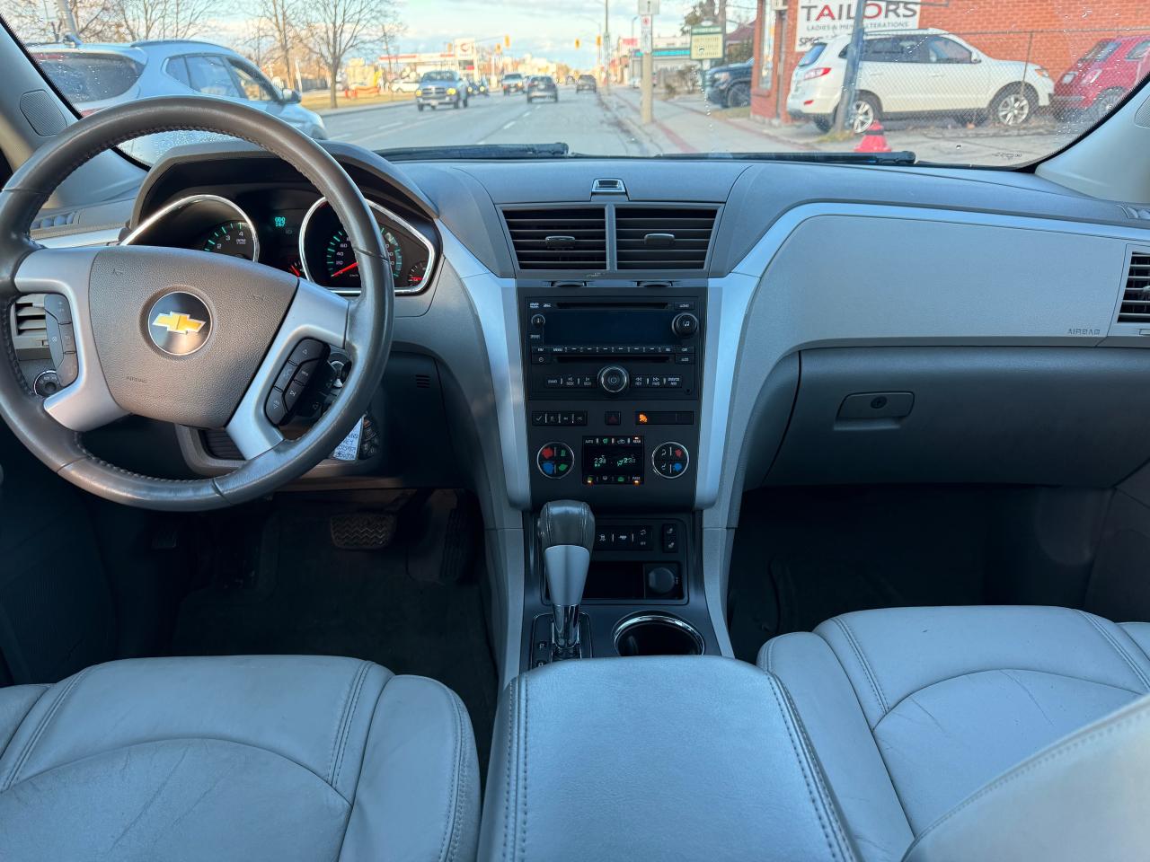 2011 Chevrolet Traverse AWD 4dr 2LT Photo