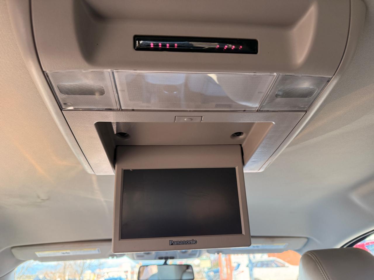 2011 Chevrolet Traverse AWD 4dr 2LT Photo