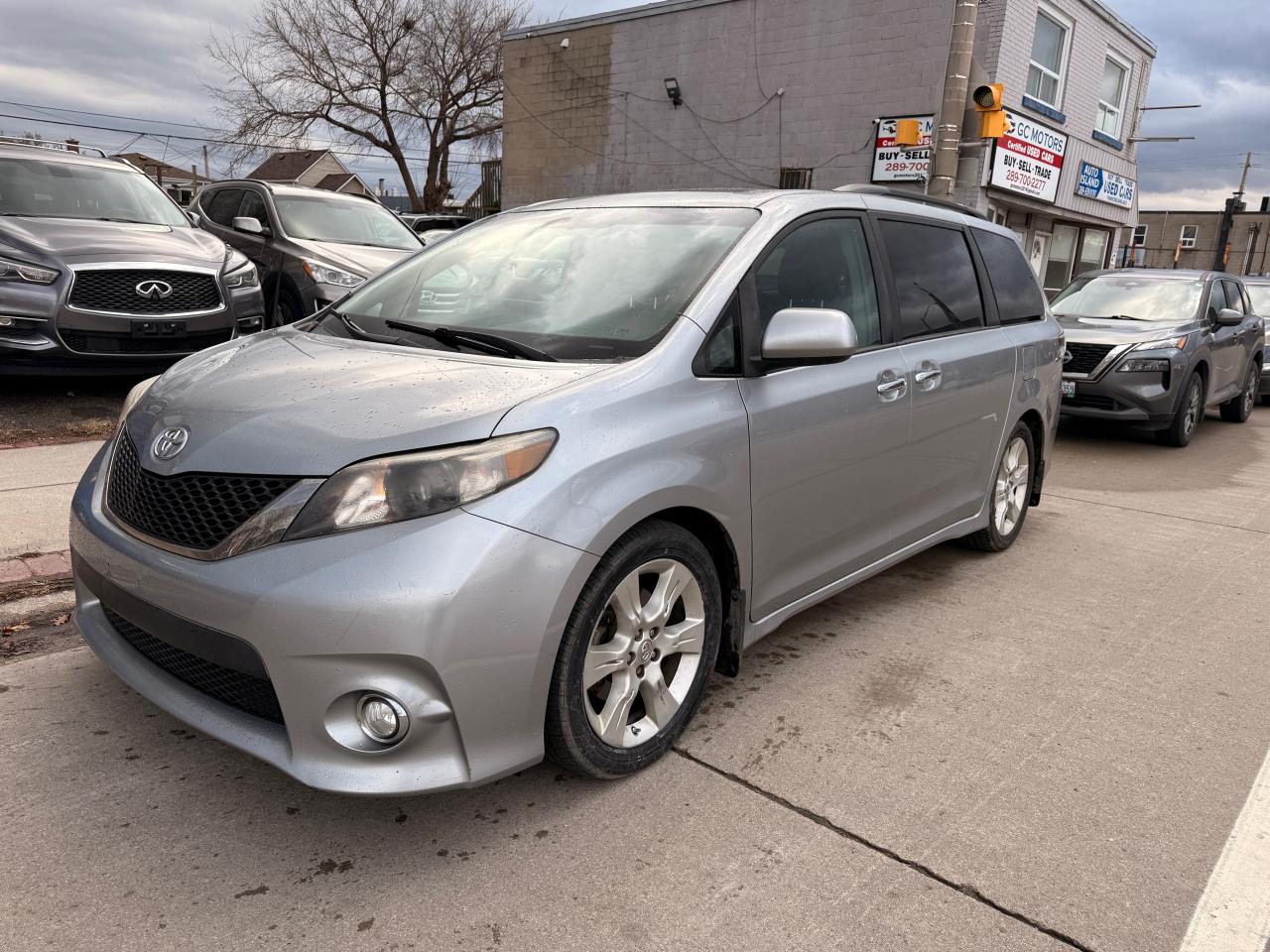 2013 Toyota Sienna 5DR V6 SE 8-PASS FWD Photo2