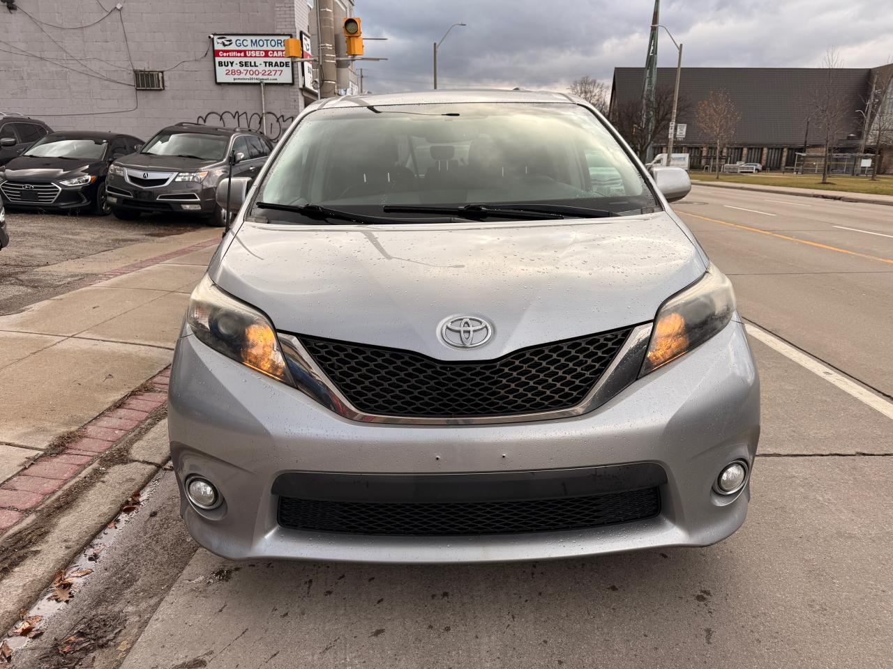 2013 Toyota Sienna 5DR V6 SE 8-PASS FWD Photo0