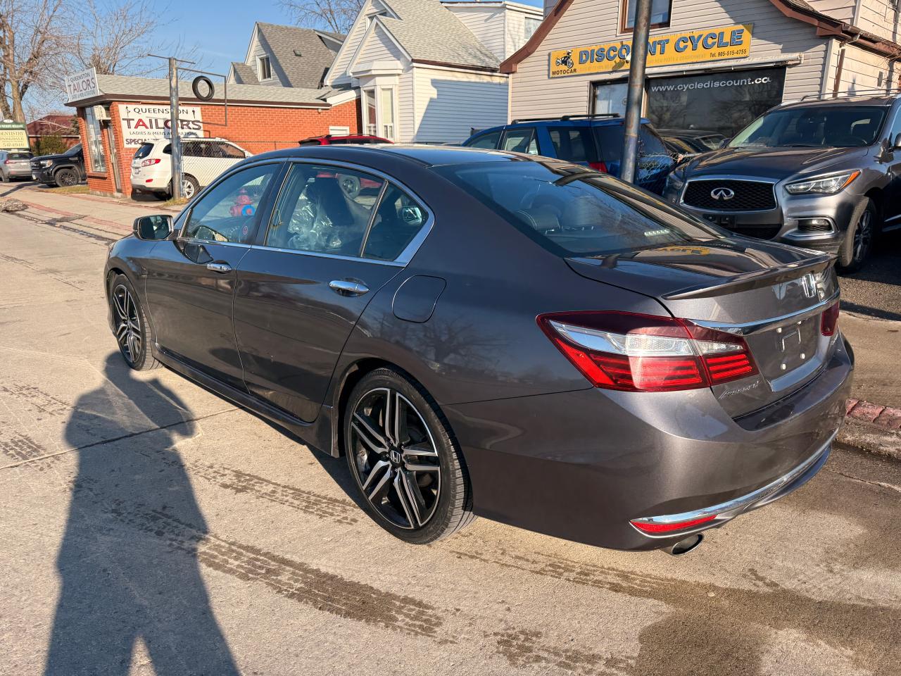 2017 Honda Accord 4dr I4 Man Sport Photo