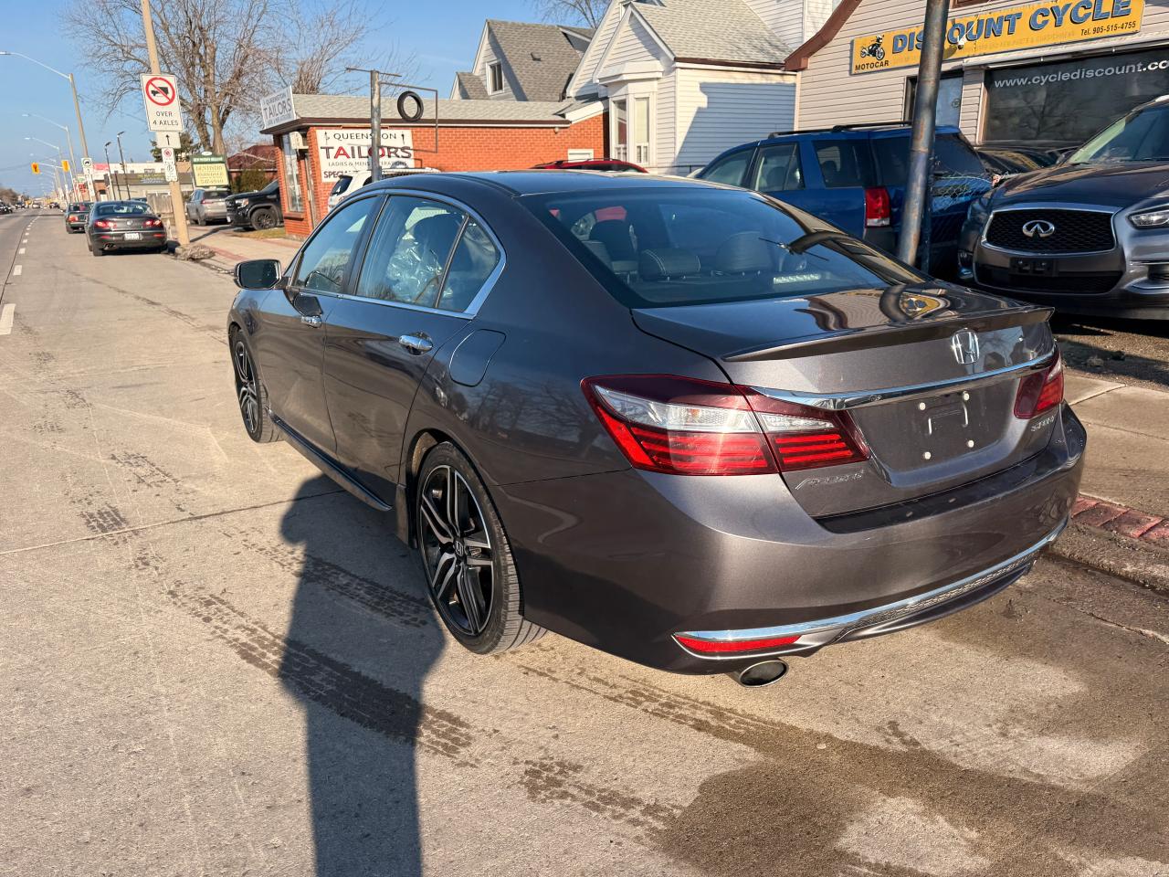 2017 Honda Accord 4dr I4 Man Sport Photo