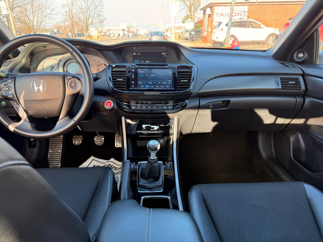 2017 Honda Accord 4dr I4 Man Sport Photo