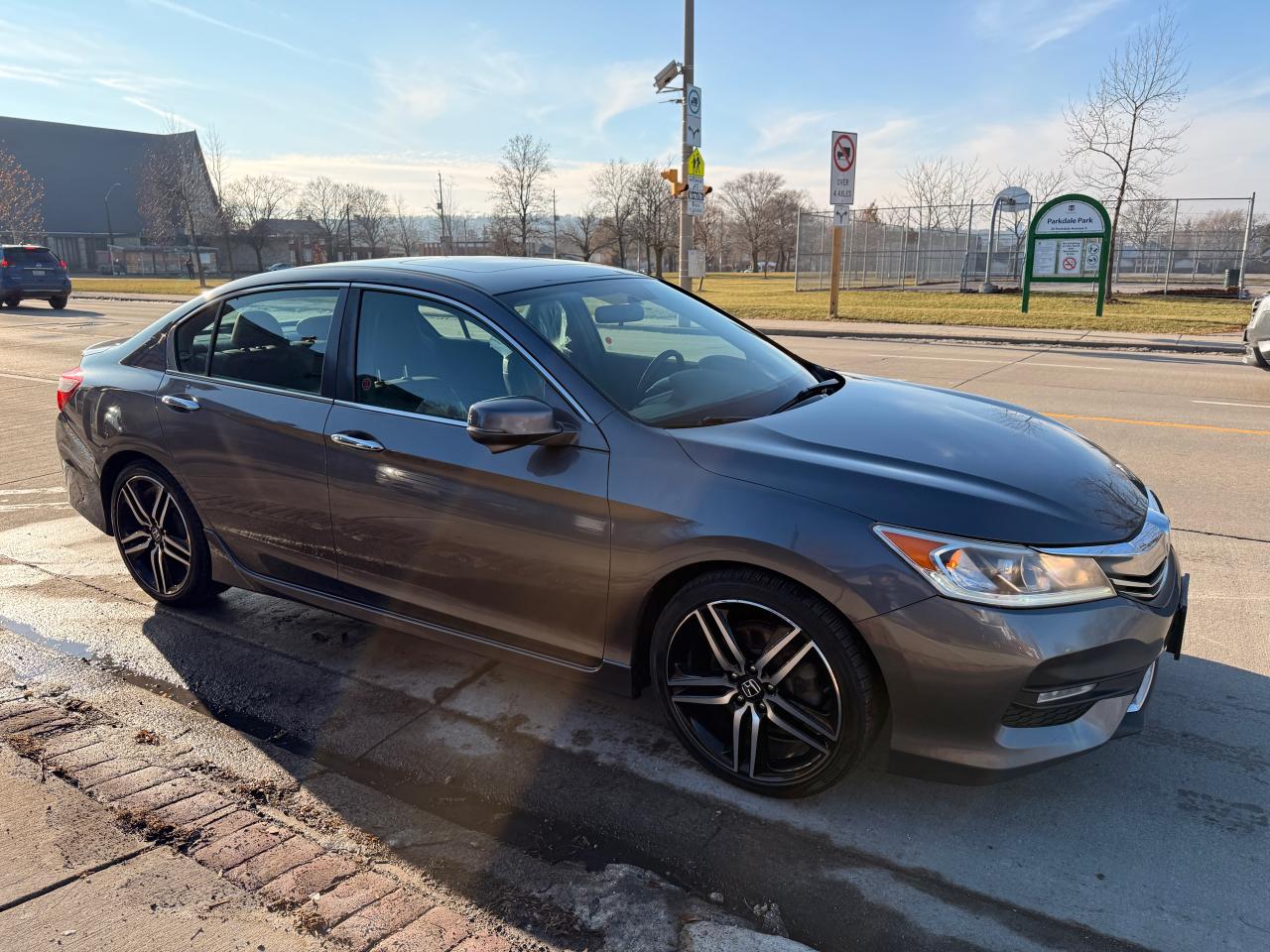 2017 Honda Accord 4dr I4 Man Sport Photo