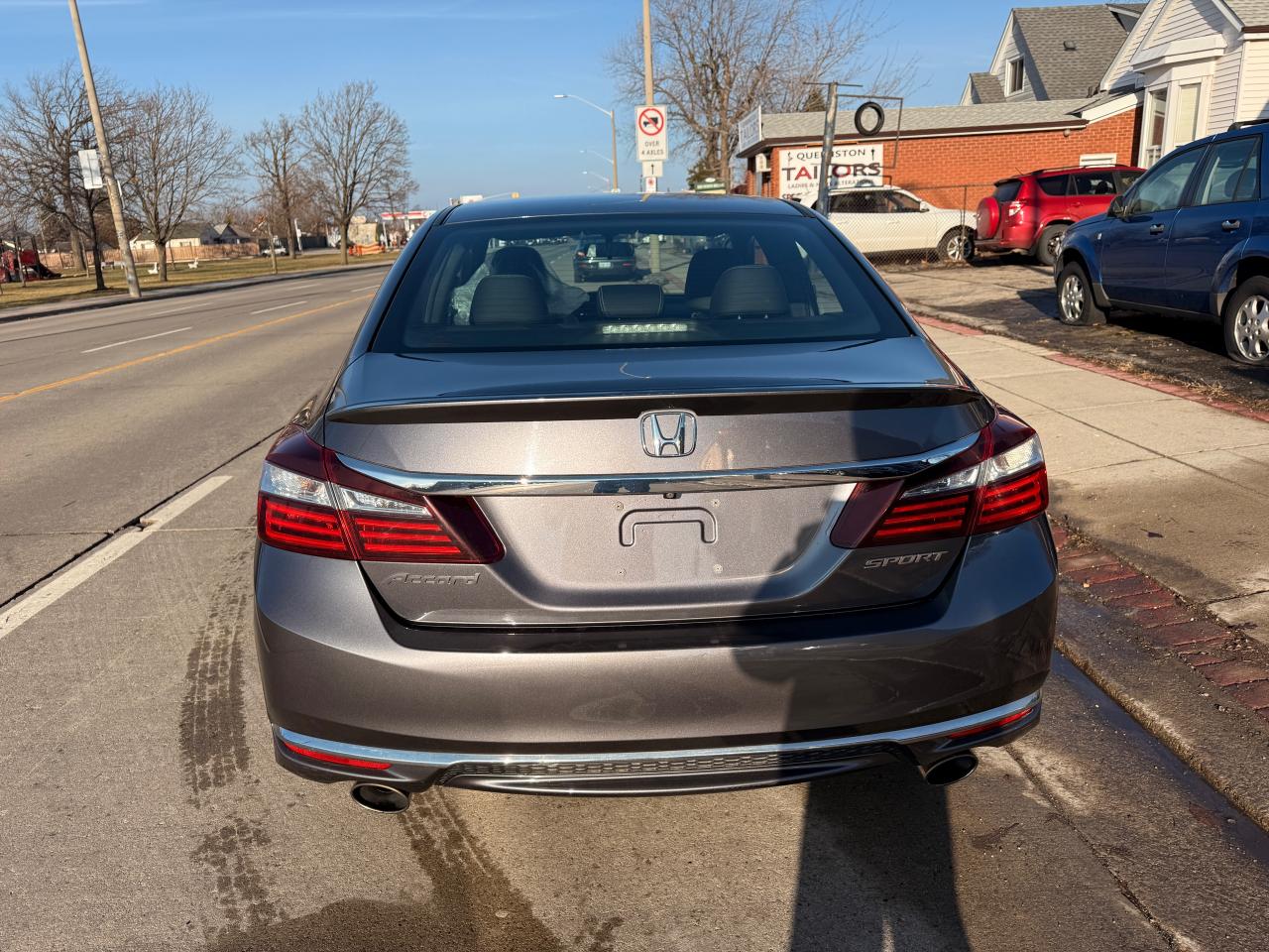 2017 Honda Accord 4dr I4 Man Sport Photo