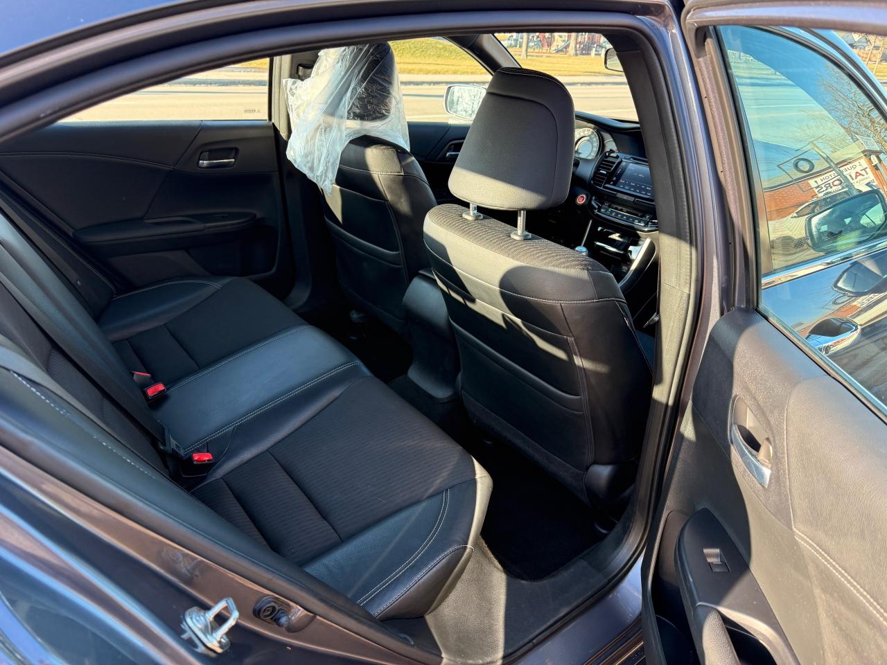 2017 Honda Accord 4dr I4 Man Sport Photo