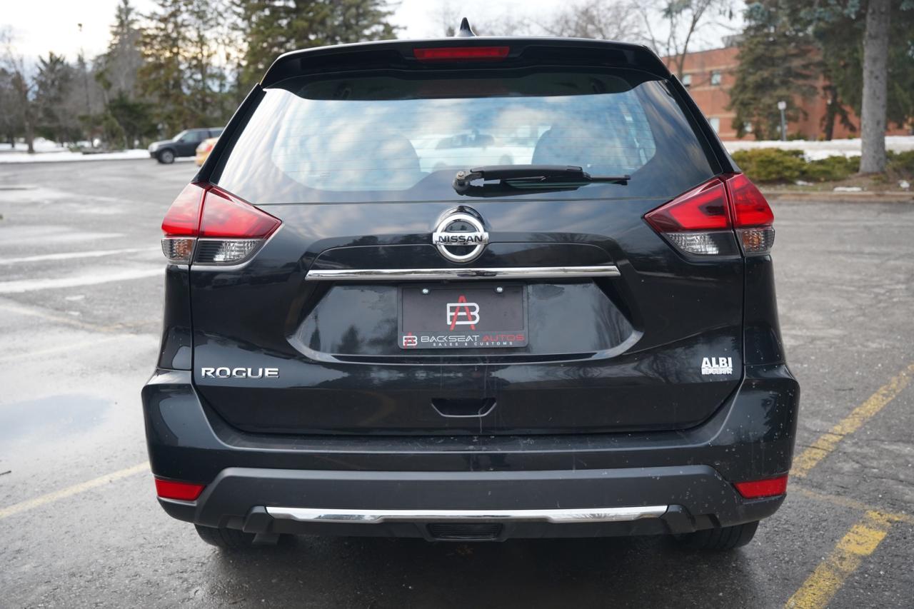 2017 Nissan Rogue SV 2WD Photo