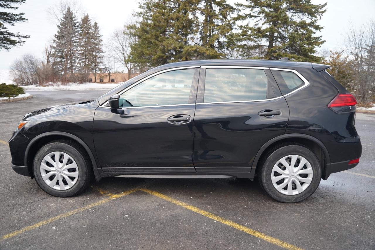 2017 Nissan Rogue SV 2WD Photo