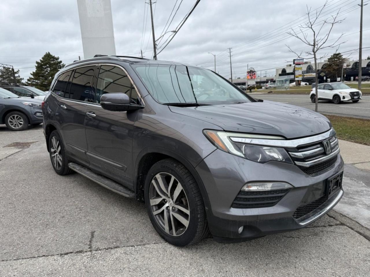 2016 Honda Pilot TOURING/ FULLY LOADED/ 7 PASSENGER/ SUNROOF/ NAVI - Photo #3