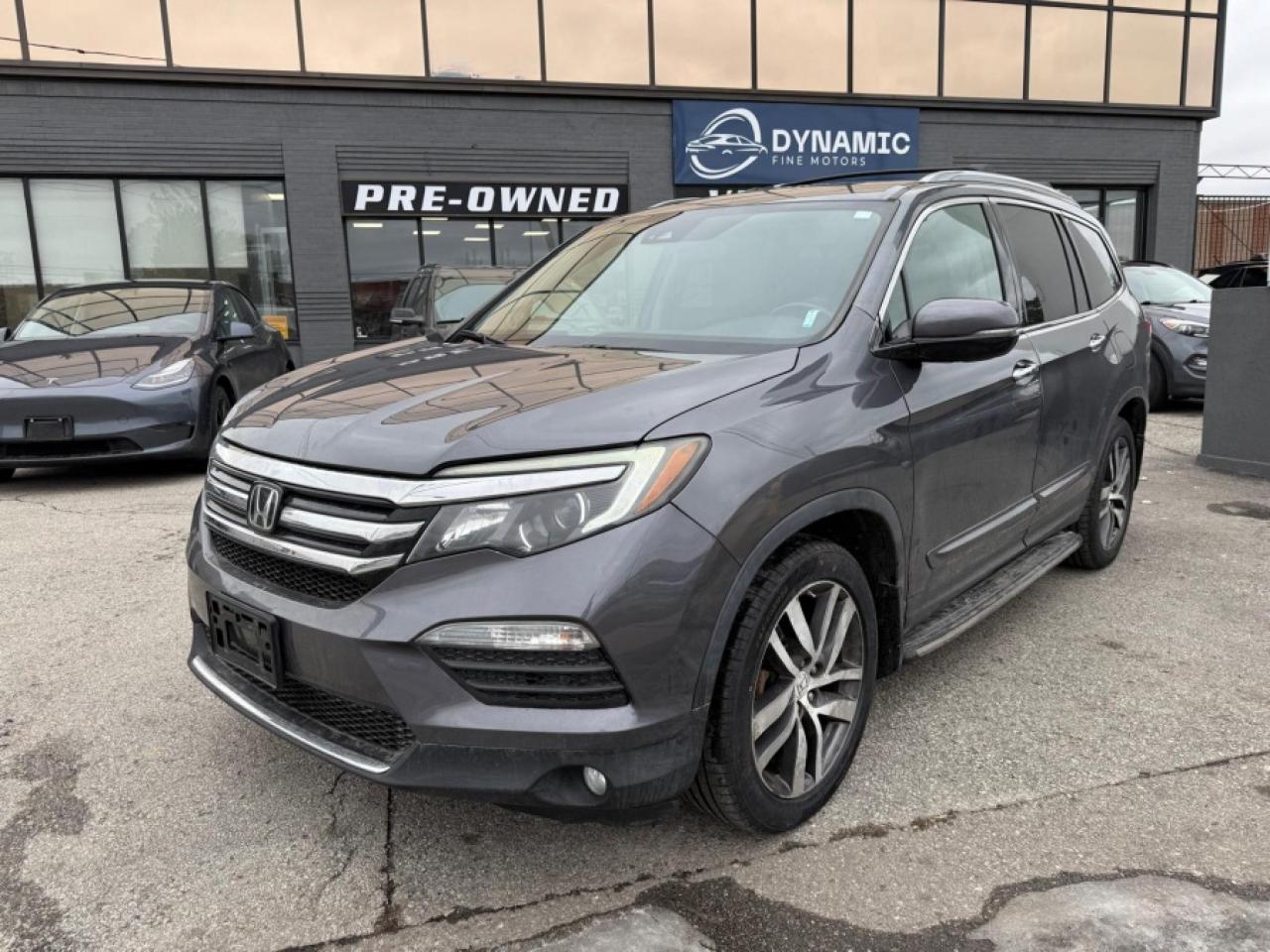 2016 Honda Pilot TOURING/ FULLY LOADED/ 7 PASSENGER/ SUNROOF/ NAVI - Photo #1