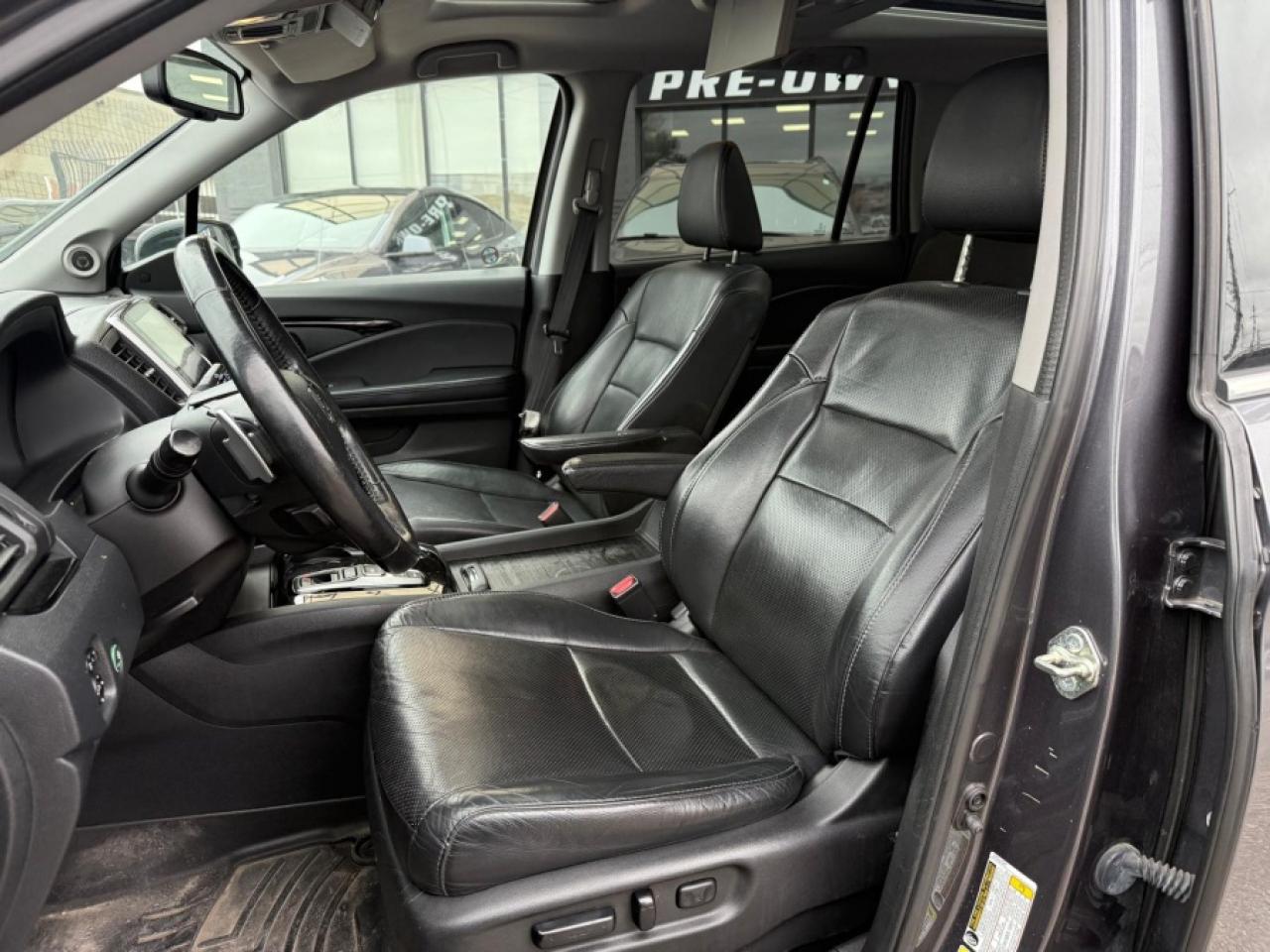2016 Honda Pilot TOURING/ FULLY LOADED/ 7 PASSENGER/ SUNROOF/ NAVI - Photo #10