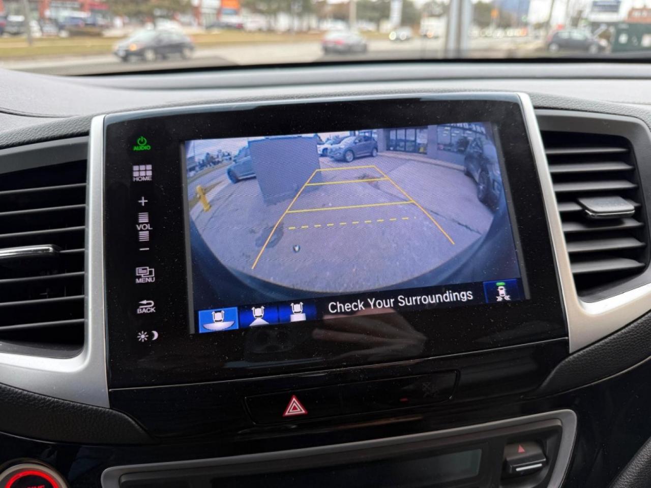 2016 Honda Pilot TOURING/ FULLY LOADED/ 7 PASSENGER/ SUNROOF/ NAVI - Photo #14