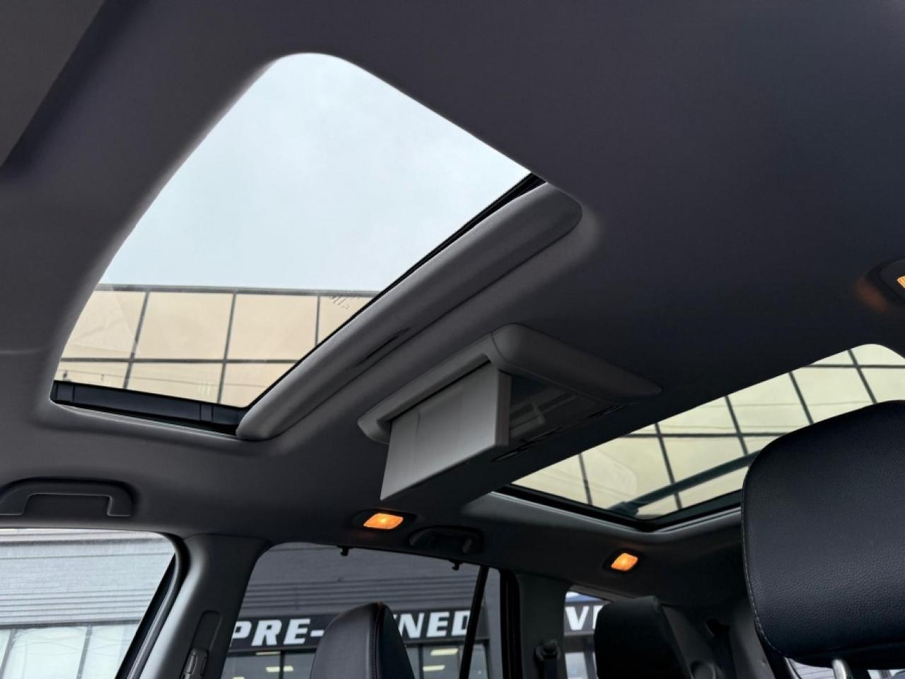 2016 Honda Pilot TOURING/ FULLY LOADED/ 7 PASSENGER/ SUNROOF/ NAVI - Photo #16