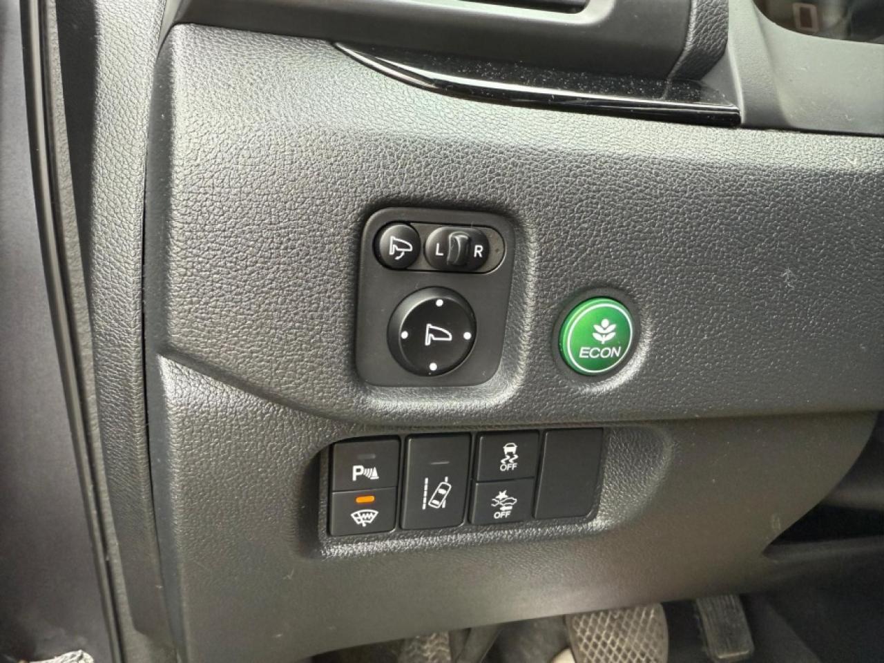 2016 Honda Pilot TOURING/ FULLY LOADED/ 7 PASSENGER/ SUNROOF/ NAVI - Photo #17