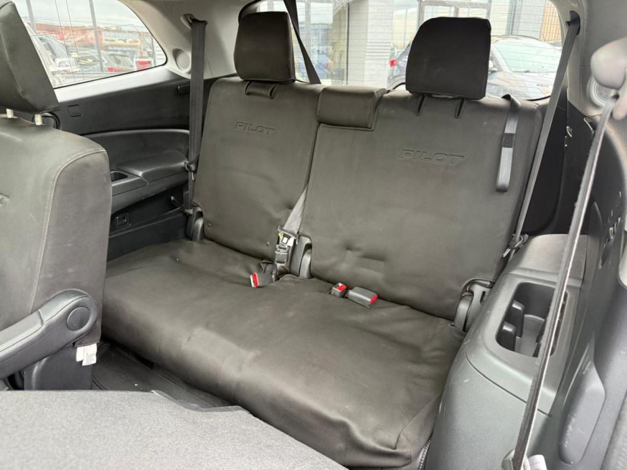 2016 Honda Pilot TOURING/ FULLY LOADED/ 7 PASSENGER/ SUNROOF/ NAVI - Photo #19