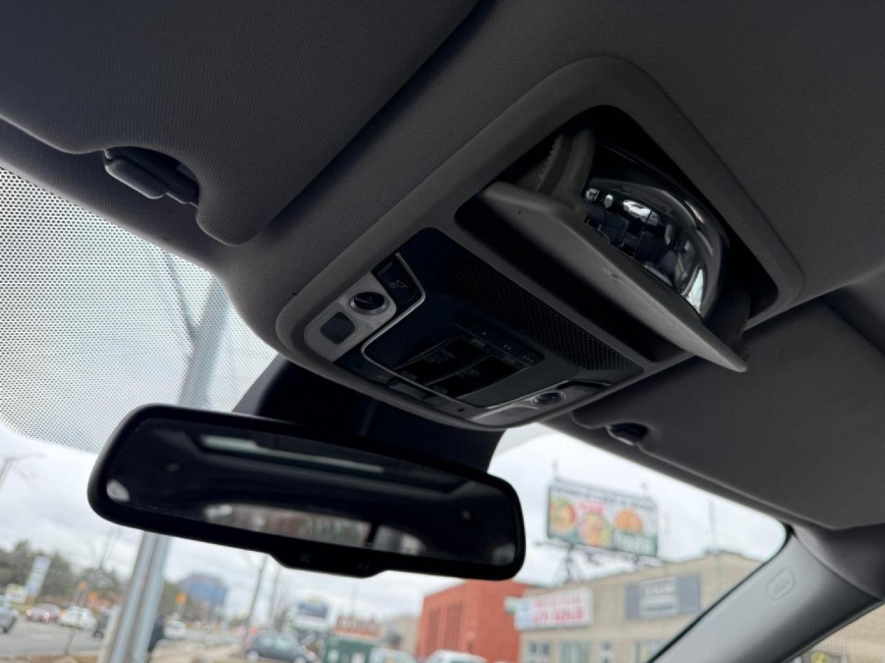 2016 Honda Pilot TOURING/ FULLY LOADED/ 7 PASSENGER/ SUNROOF/ NAVI - Photo #21