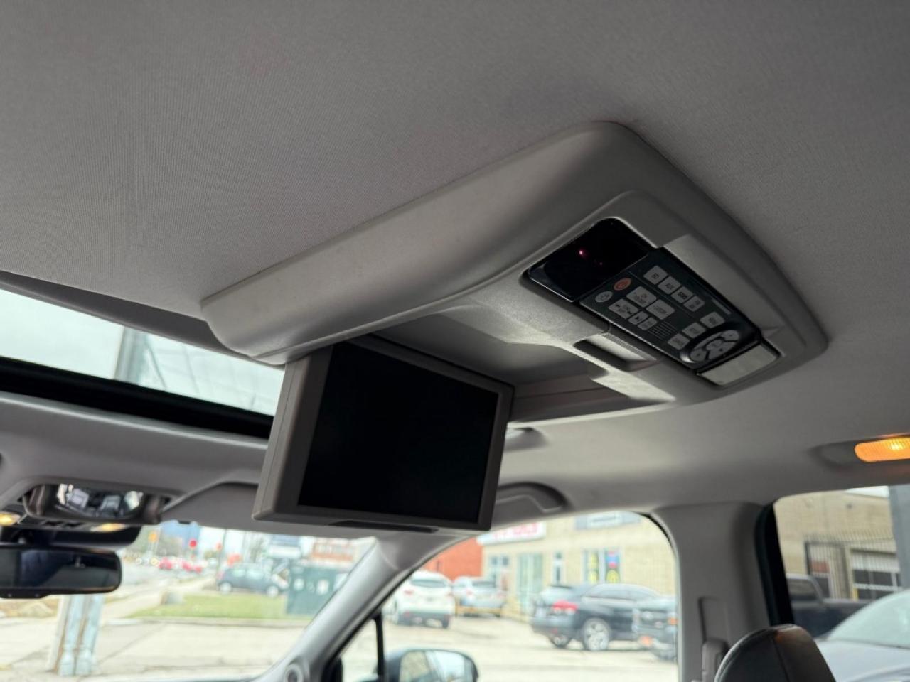 2016 Honda Pilot TOURING/ FULLY LOADED/ 7 PASSENGER/ SUNROOF/ NAVI - Photo #23