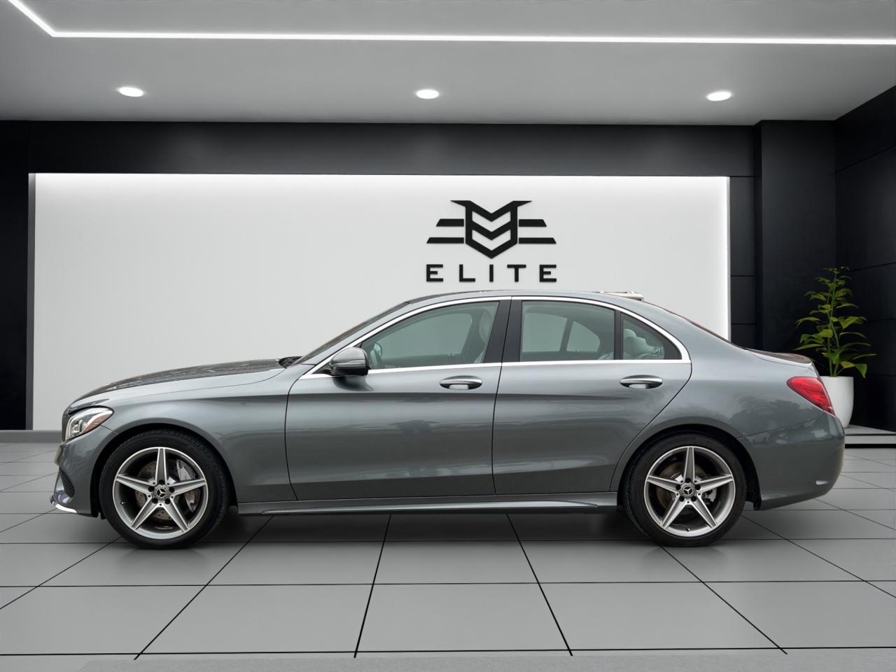 2018 Mercedes-Benz C-Class C300 4MATIC - AMG PKG - SUNROOF - LEATHER !! Photo