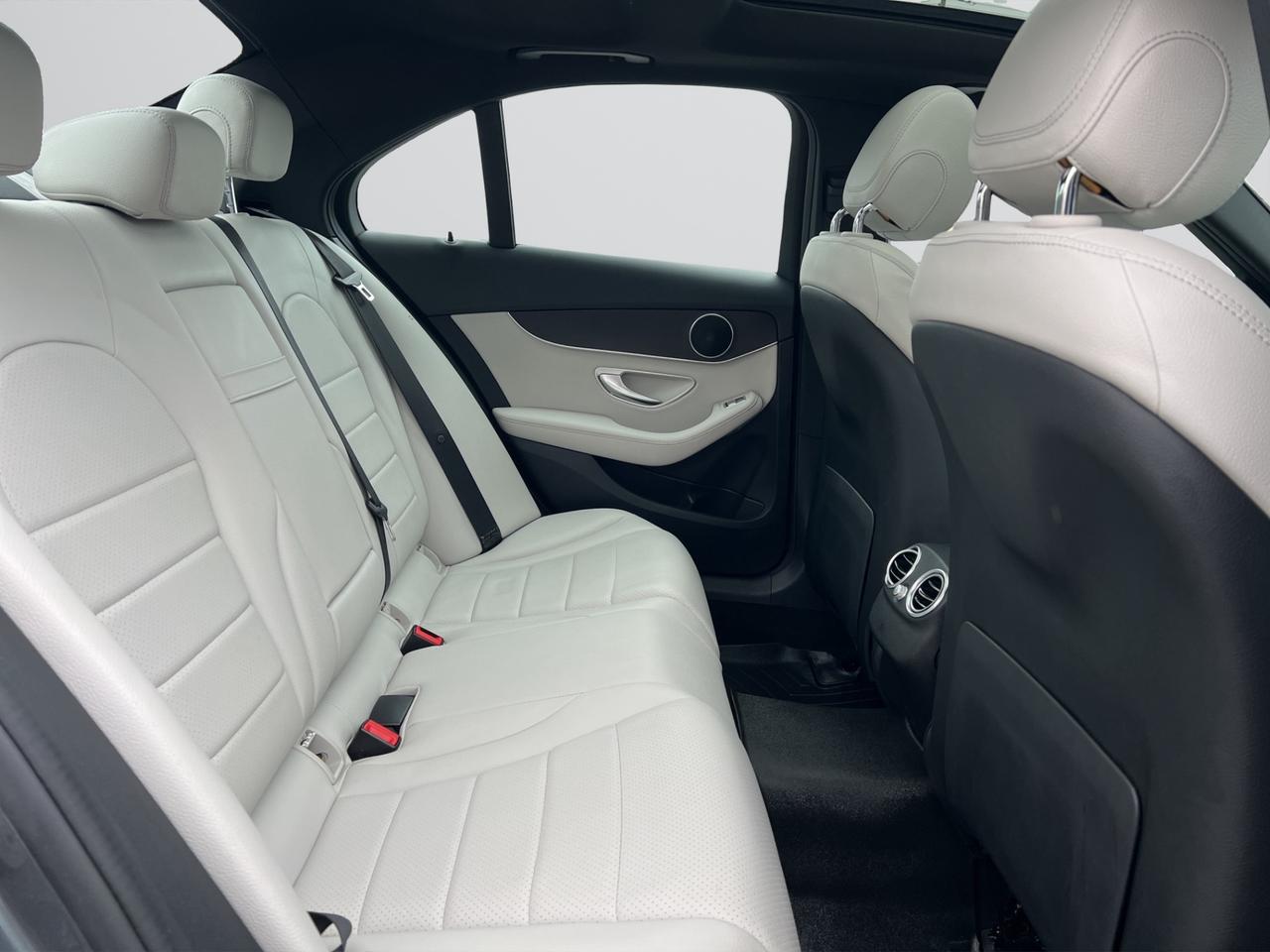 2018 Mercedes-Benz C-Class C300 4MATIC - AMG PKG - SUNROOF - LEATHER !! Photo