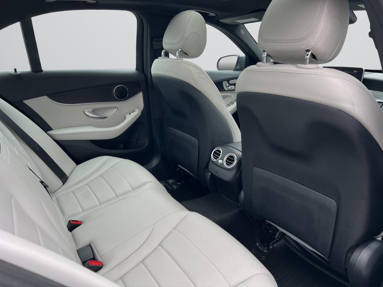 2018 Mercedes-Benz C-Class C300 4MATIC - AMG PKG - SUNROOF - LEATHER !! Photo