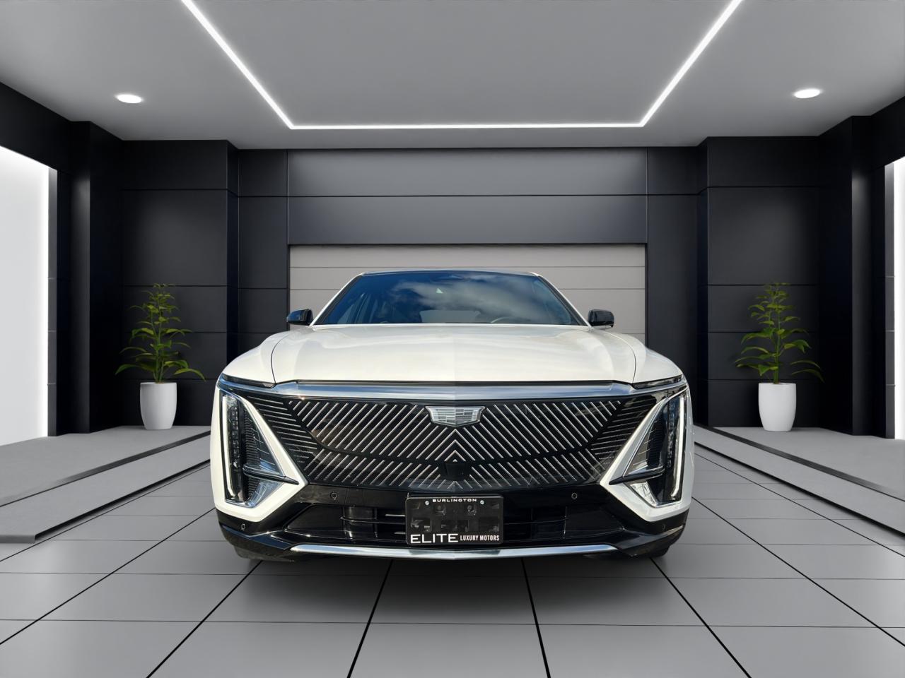 2024 Cadillac LYRIQ TECH - 55,000KMS - LEATHER - REVERSE CAMERA !!! Photo