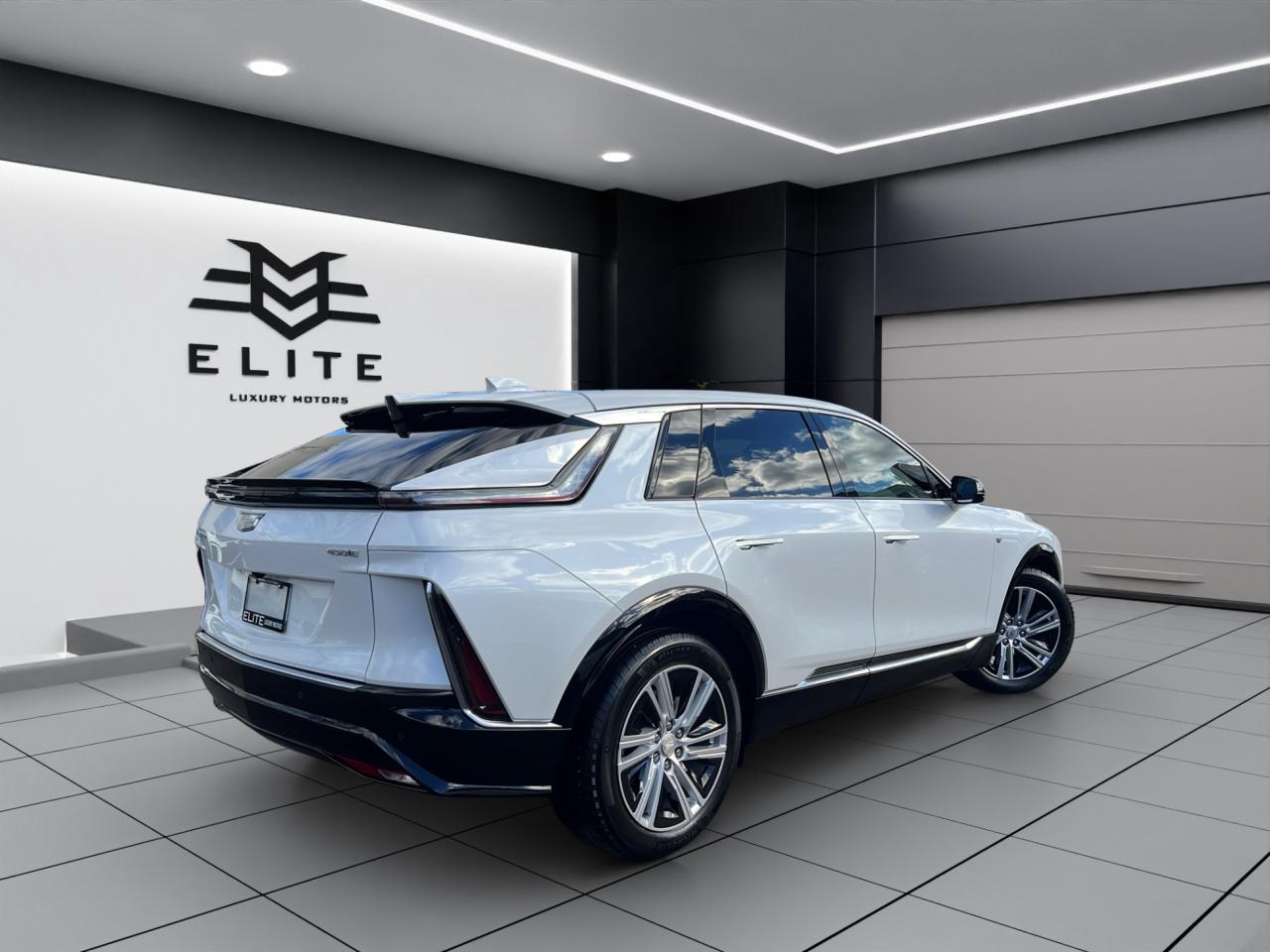 2024 Cadillac LYRIQ TECH - 55,000KMS - LEATHER - REVERSE CAMERA !!! Photo