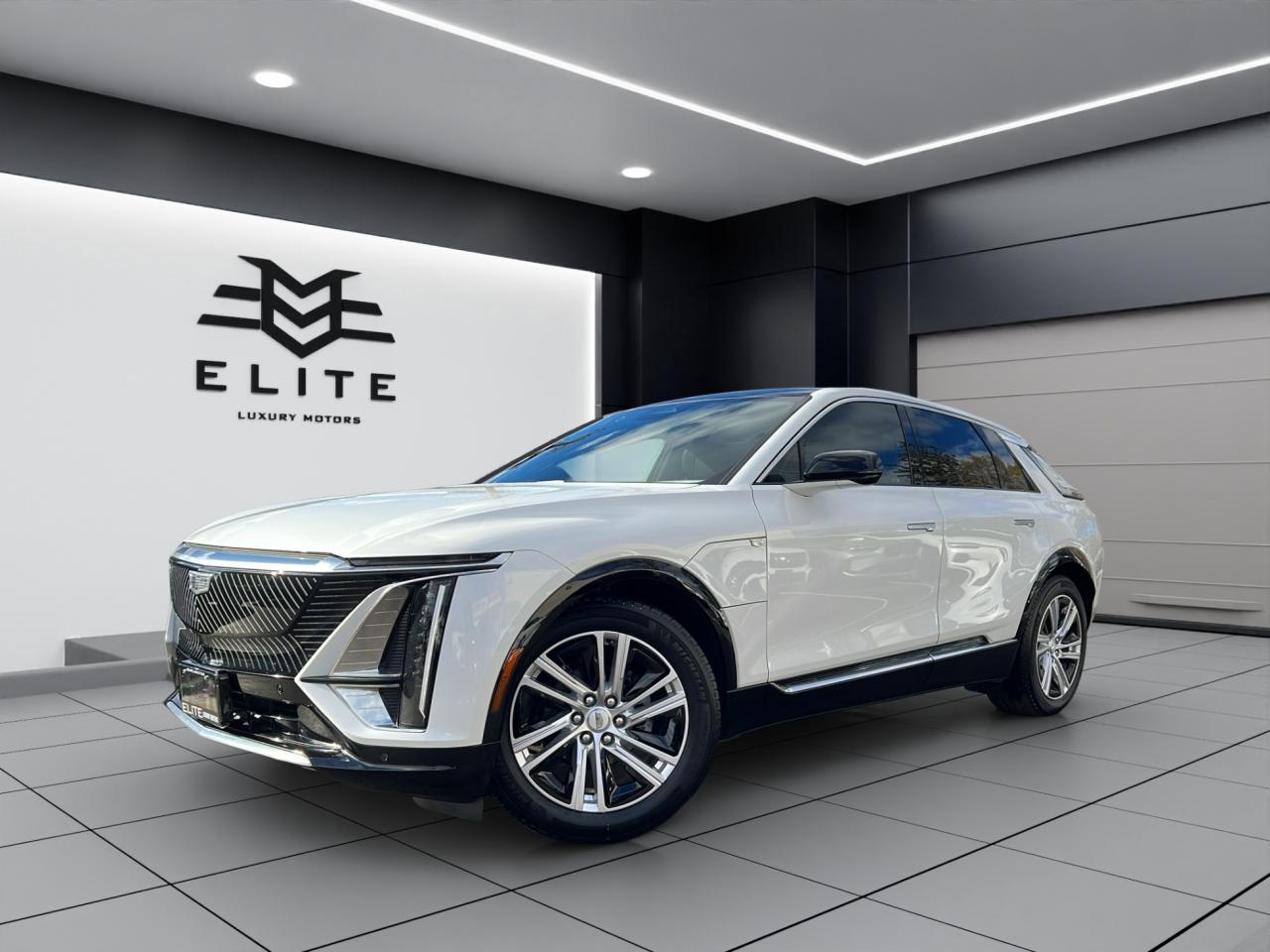 2024 Cadillac LYRIQ TECH - 55,000KMS - LEATHER - REVERSE CAMERA !!! Photo