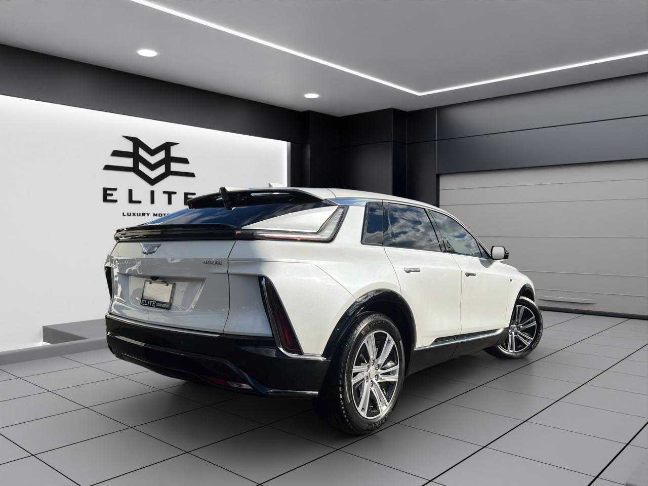 2024 Cadillac LYRIQ TECH - 55,000KMS - LEATHER - REVERSE CAMERA !!! Photo