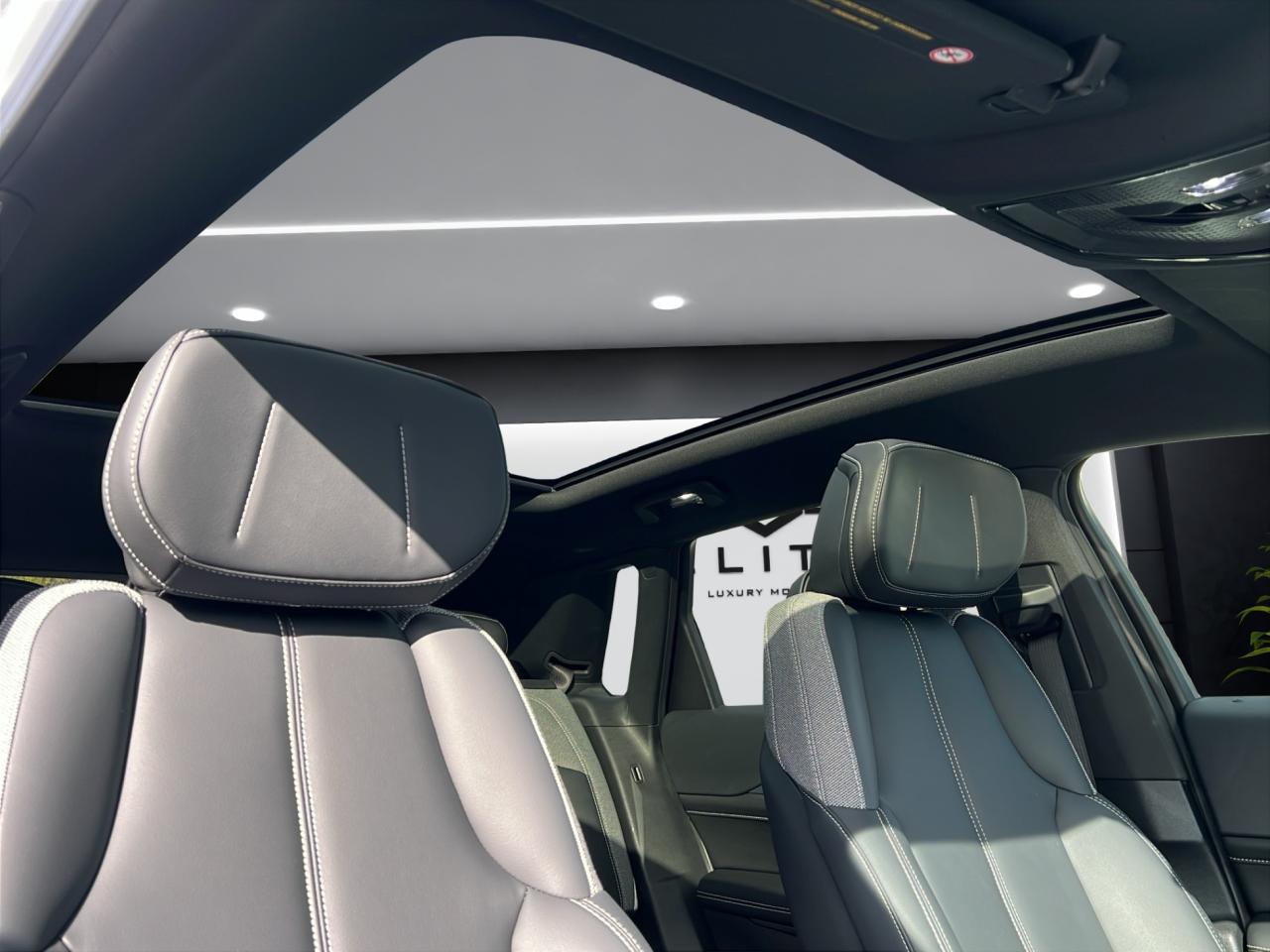 2024 Cadillac LYRIQ TECH - 55,000KMS - LEATHER - REVERSE CAMERA !!! Photo