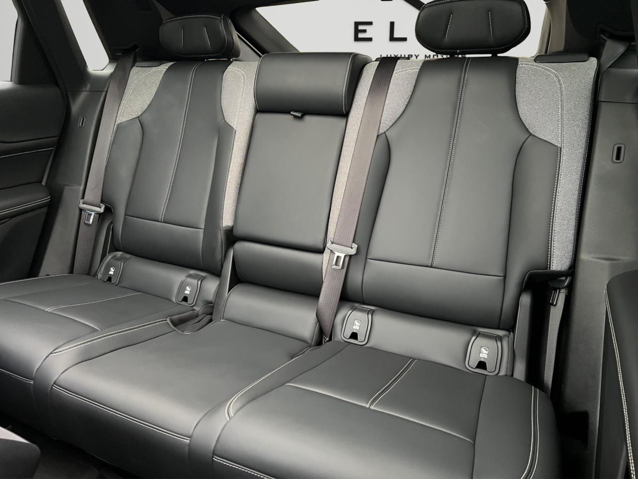 2024 Cadillac LYRIQ TECH - 55,000KMS - LEATHER - REVERSE CAMERA !!! Photo