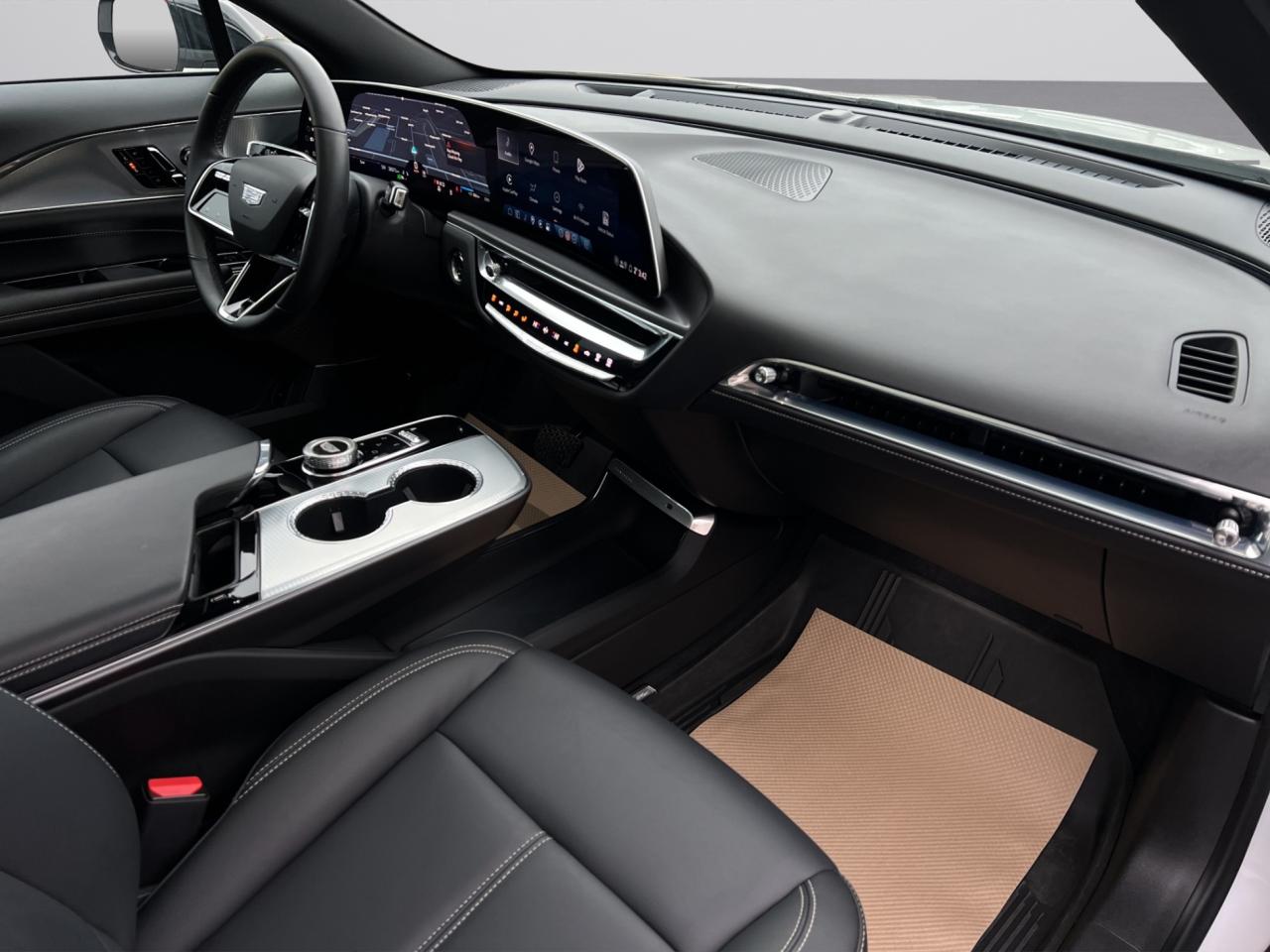 2024 Cadillac LYRIQ TECH - 55,000KMS - LEATHER - REVERSE CAMERA !!! Photo