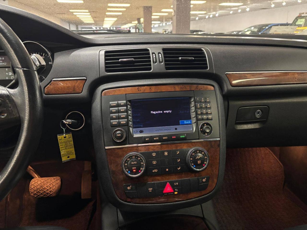 2006 Mercedes-Benz R-Class 4dr 4MATIC 5.0L - 16 SERVICE RECORDS Photo