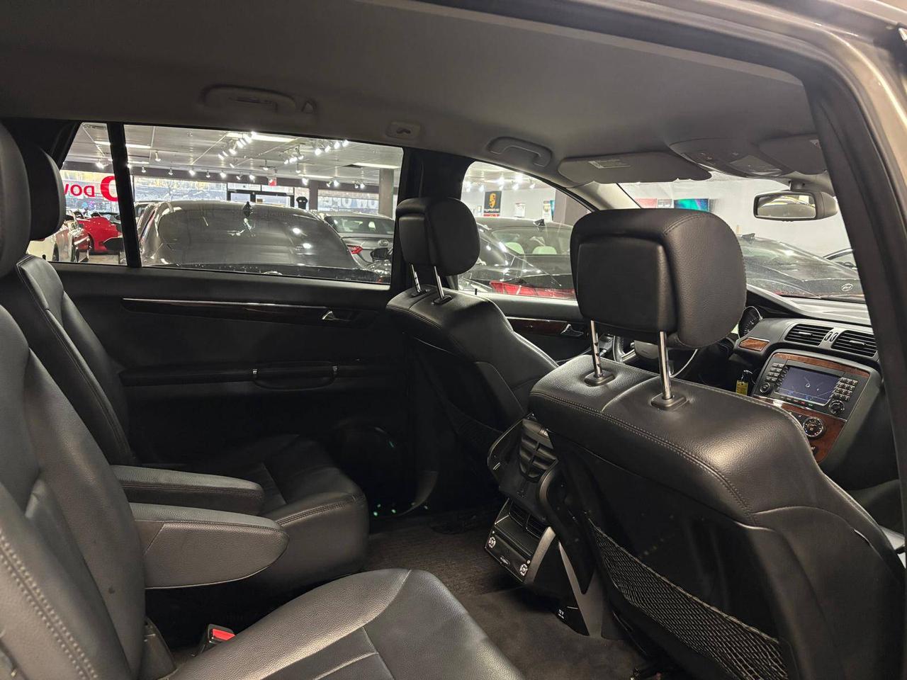 2006 Mercedes-Benz R-Class 4dr 4MATIC 5.0L - 16 SERVICE RECORDS Photo