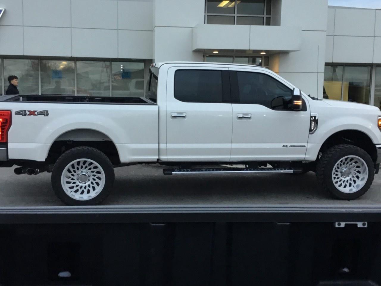 2019 Ford F-250 Super Duty SRW LARIAT 4WD CREW CAB 6.75' BOX Photo