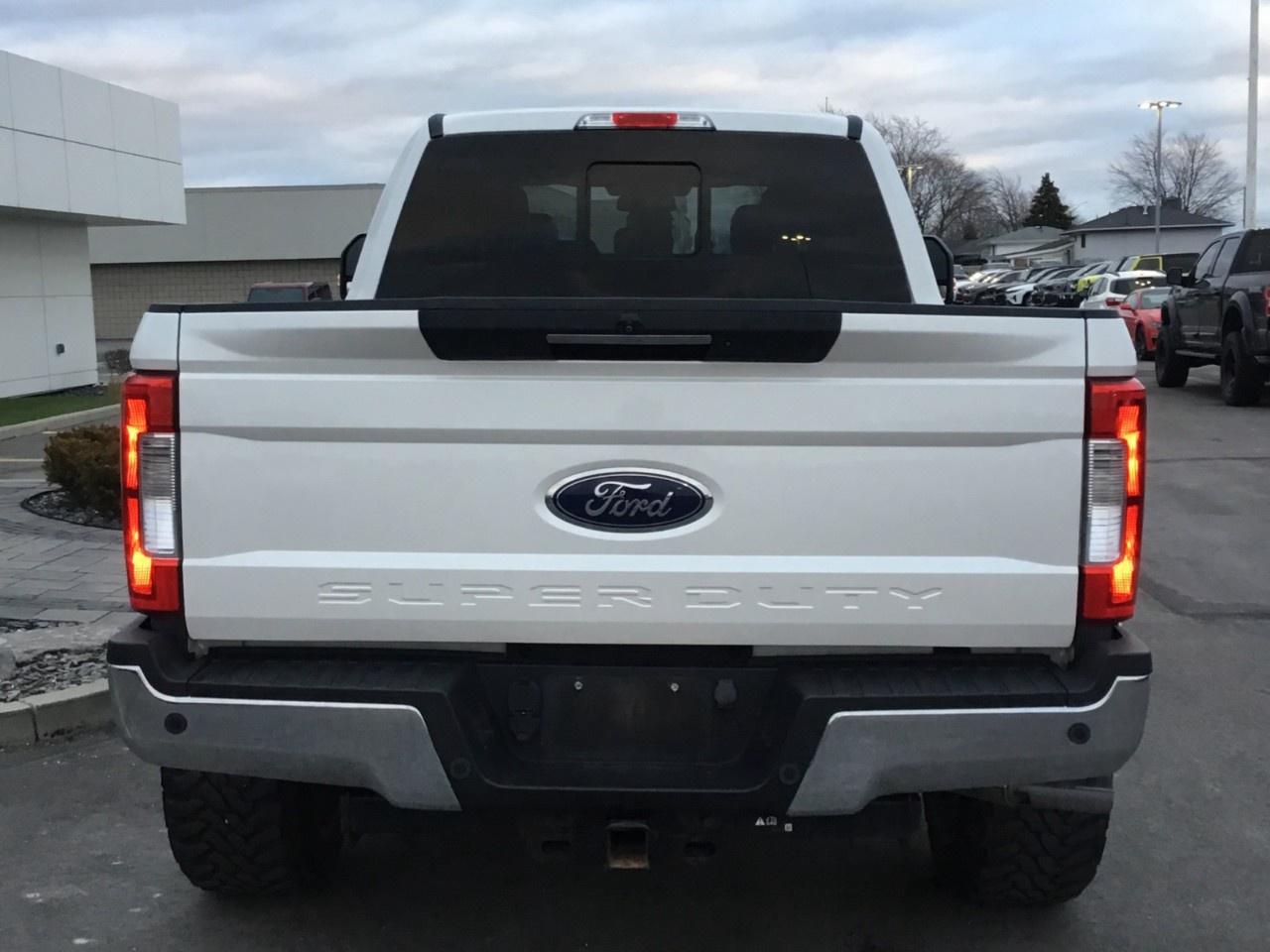 2019 Ford F-250 Super Duty SRW LARIAT 4WD CREW CAB 6.75' BOX Photo