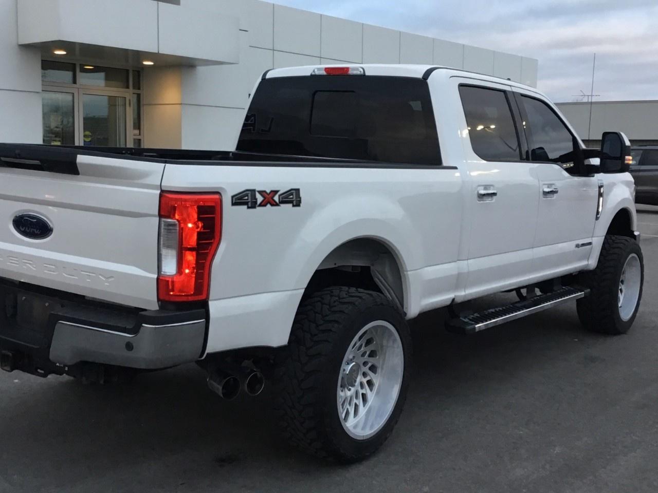 2019 Ford F-250 Super Duty SRW LARIAT 4WD CREW CAB 6.75' BOX Photo