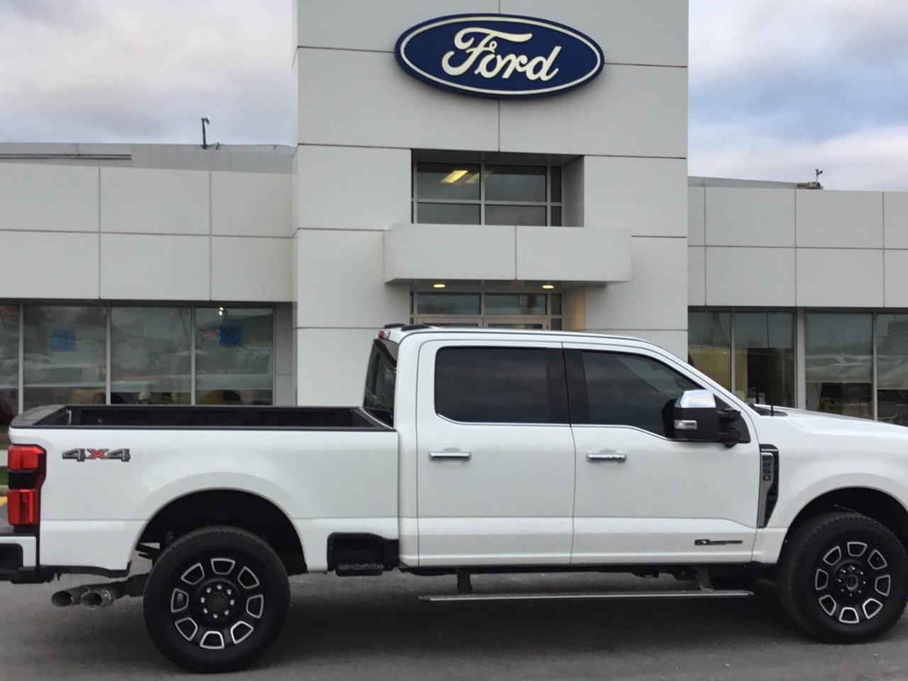 2023 Ford F-250 Super Duty SRW PLATINUM 4WD CREW CAB 6.75' BOX Photo