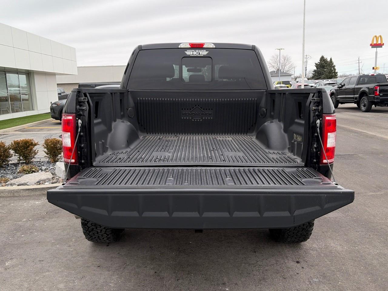 2018 Ford F-150 XLT 4WD SuperCrew 5.5' Box Photo4