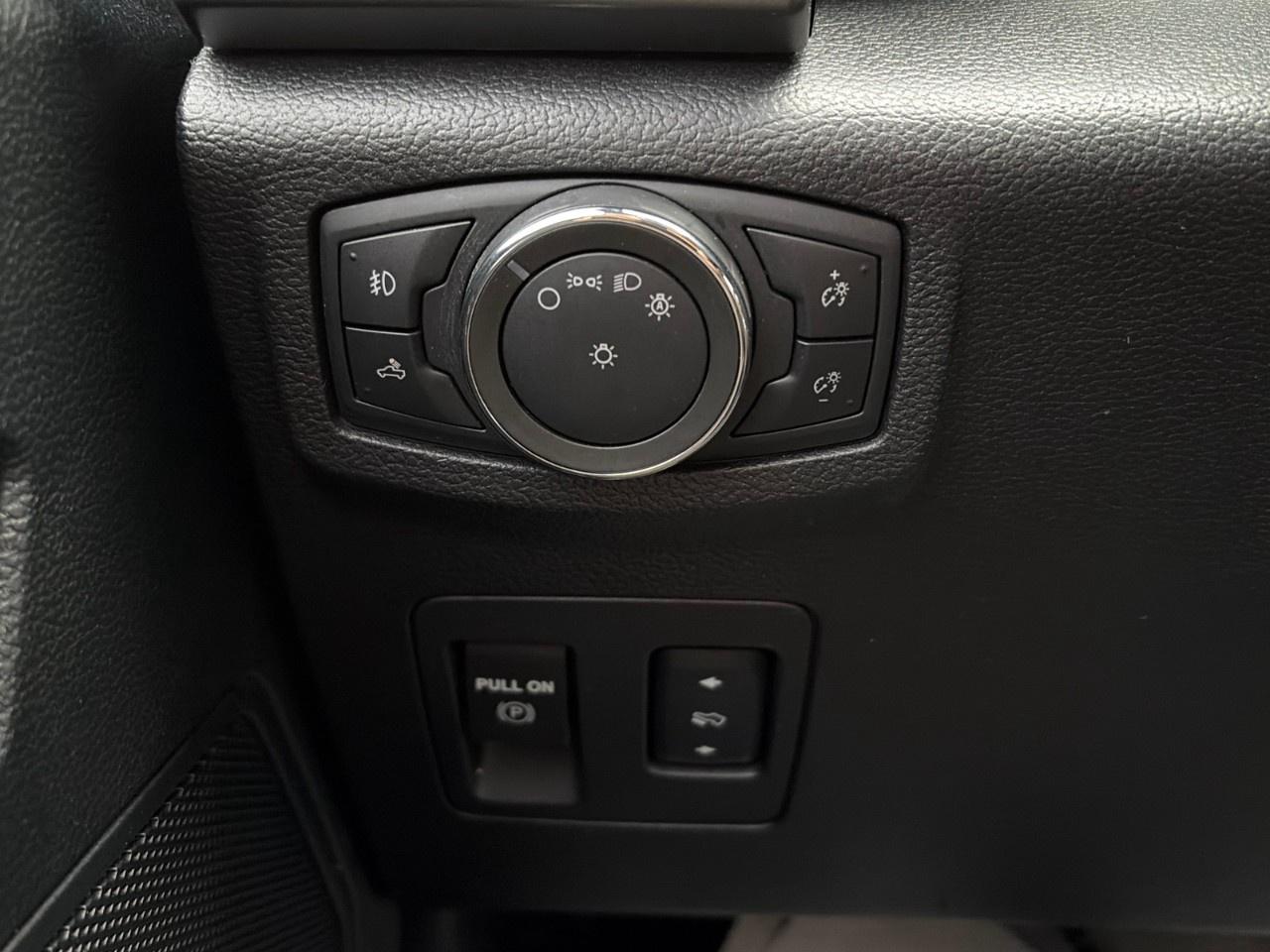 2018 Ford F-150 XLT 4WD SuperCrew 5.5' Box Photo