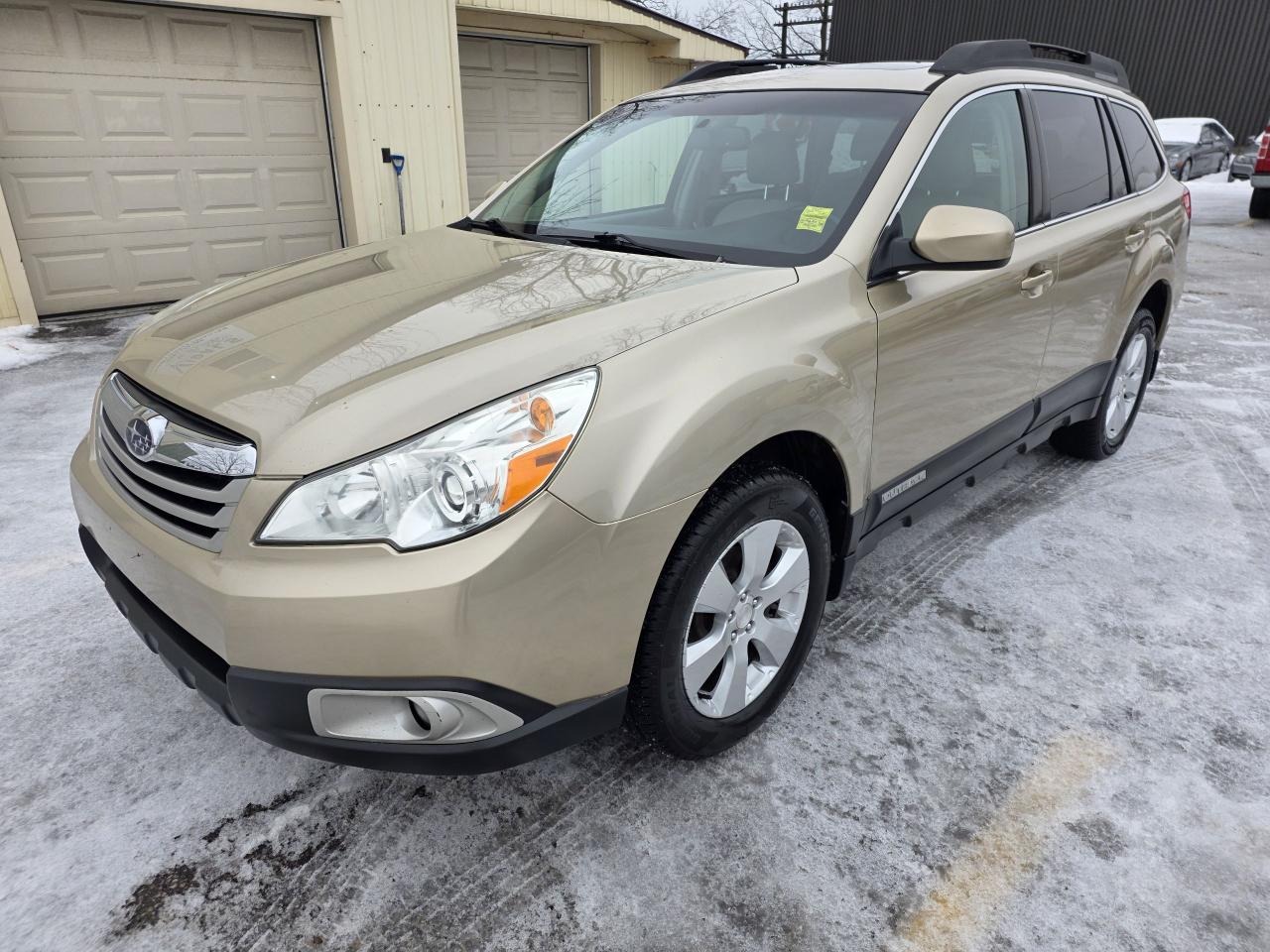 2010 Subaru Outback 2.5i Sport w/Limited Pkg/Multimedia Photo0