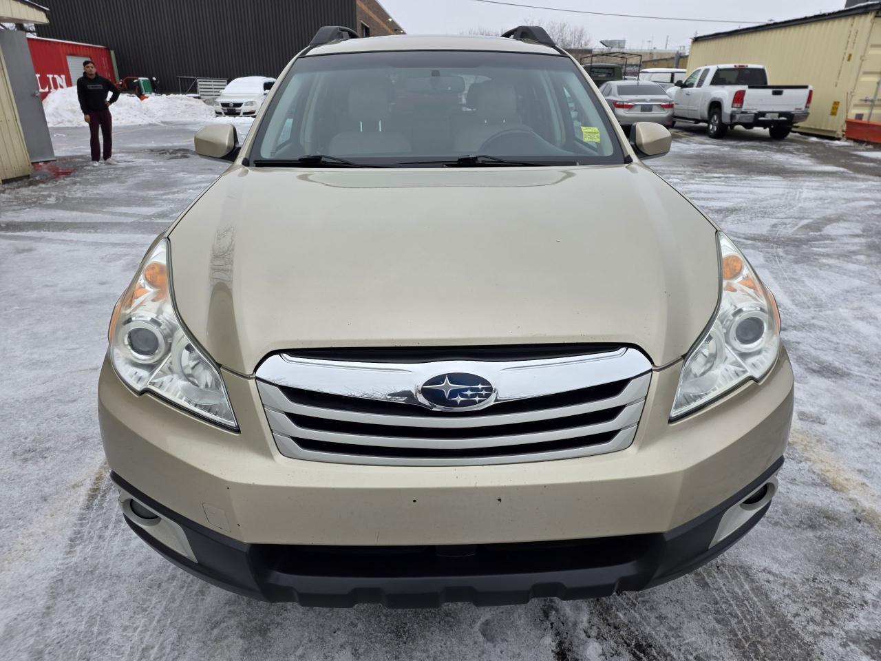 2010 Subaru Outback 2.5i Sport w/Limited Pkg/Multimedia Photo