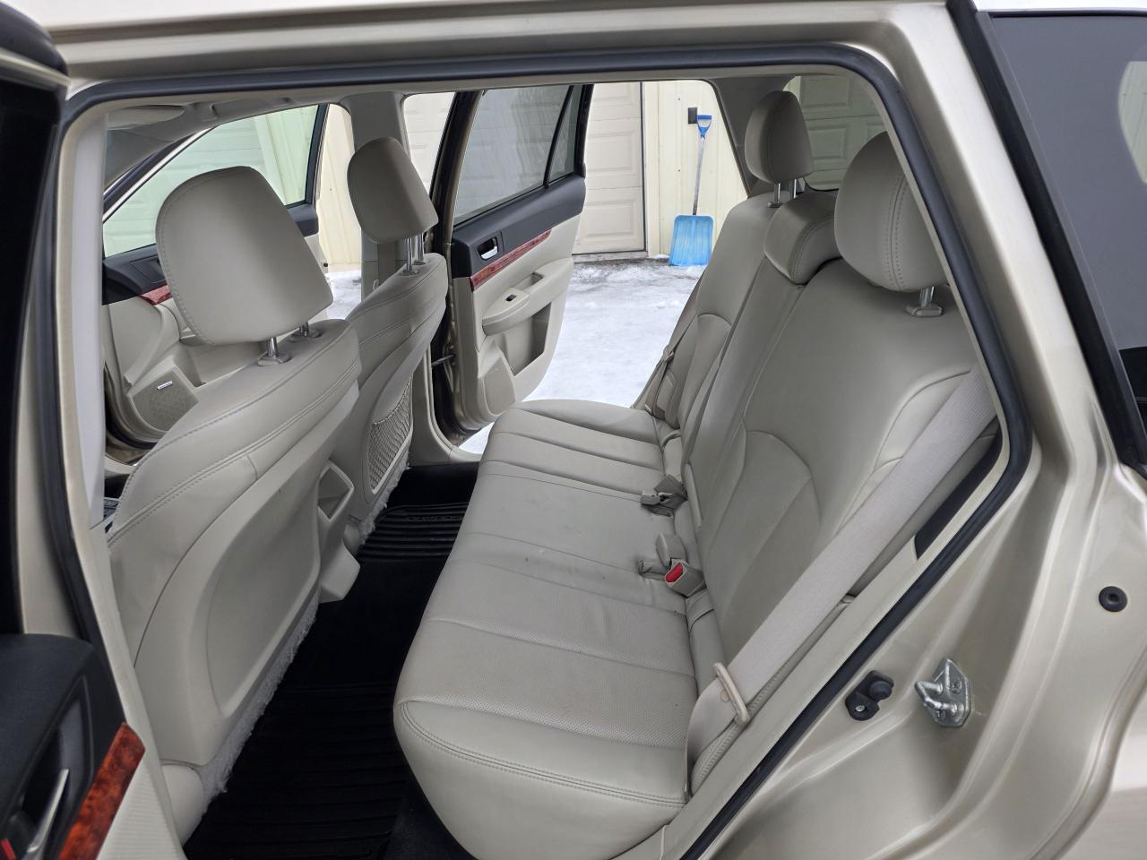 2010 Subaru Outback 2.5i Sport w/Limited Pkg/Multimedia Photo