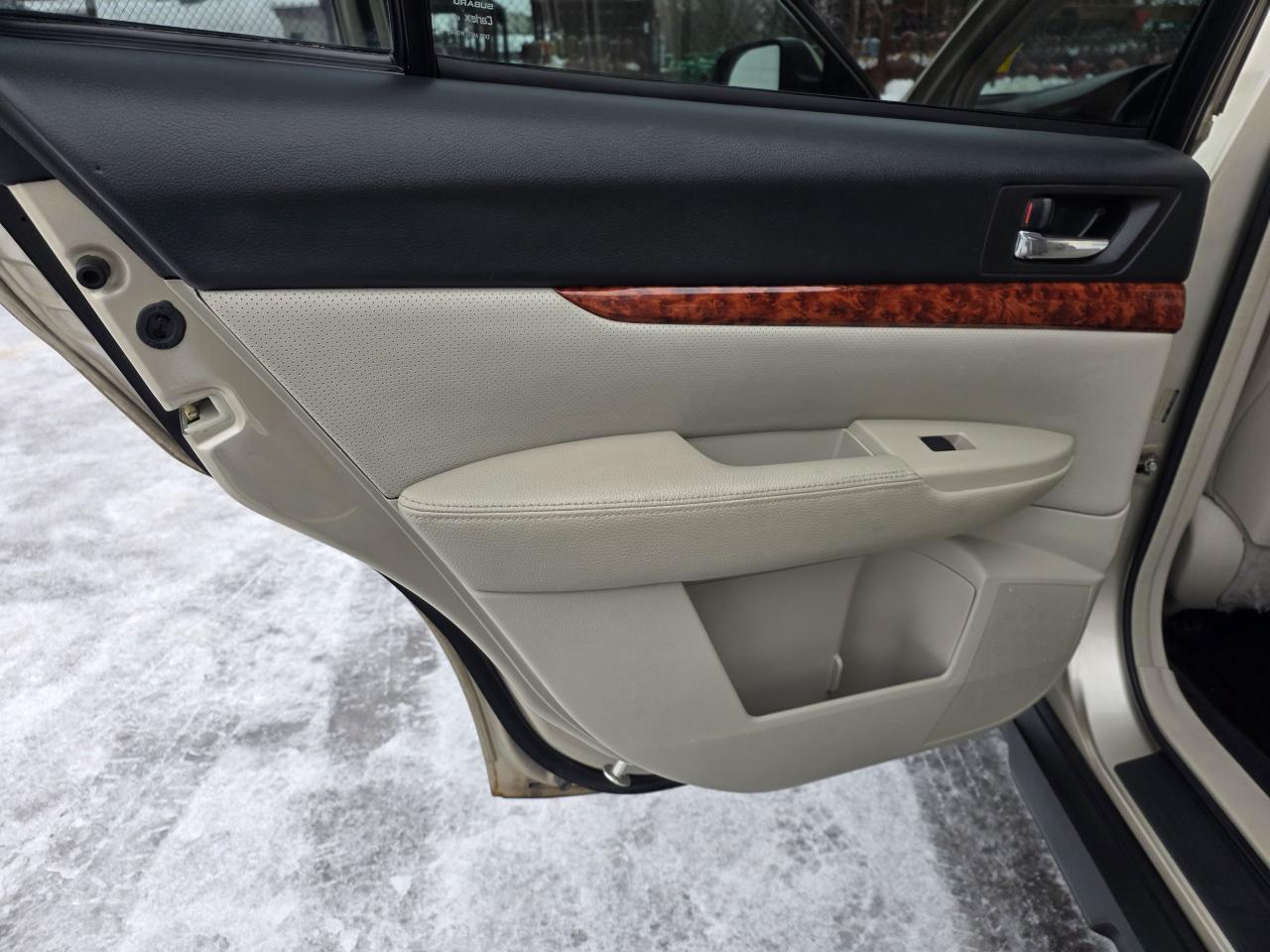 2010 Subaru Outback 2.5i Sport w/Limited Pkg/Multimedia Photo