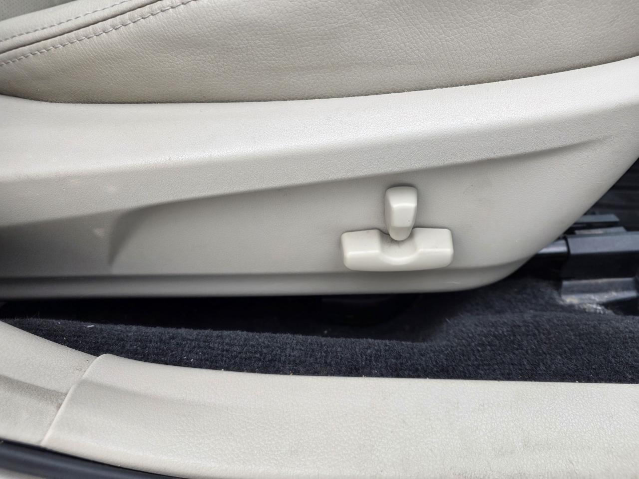 2010 Subaru Outback 2.5i Sport w/Limited Pkg/Multimedia Photo