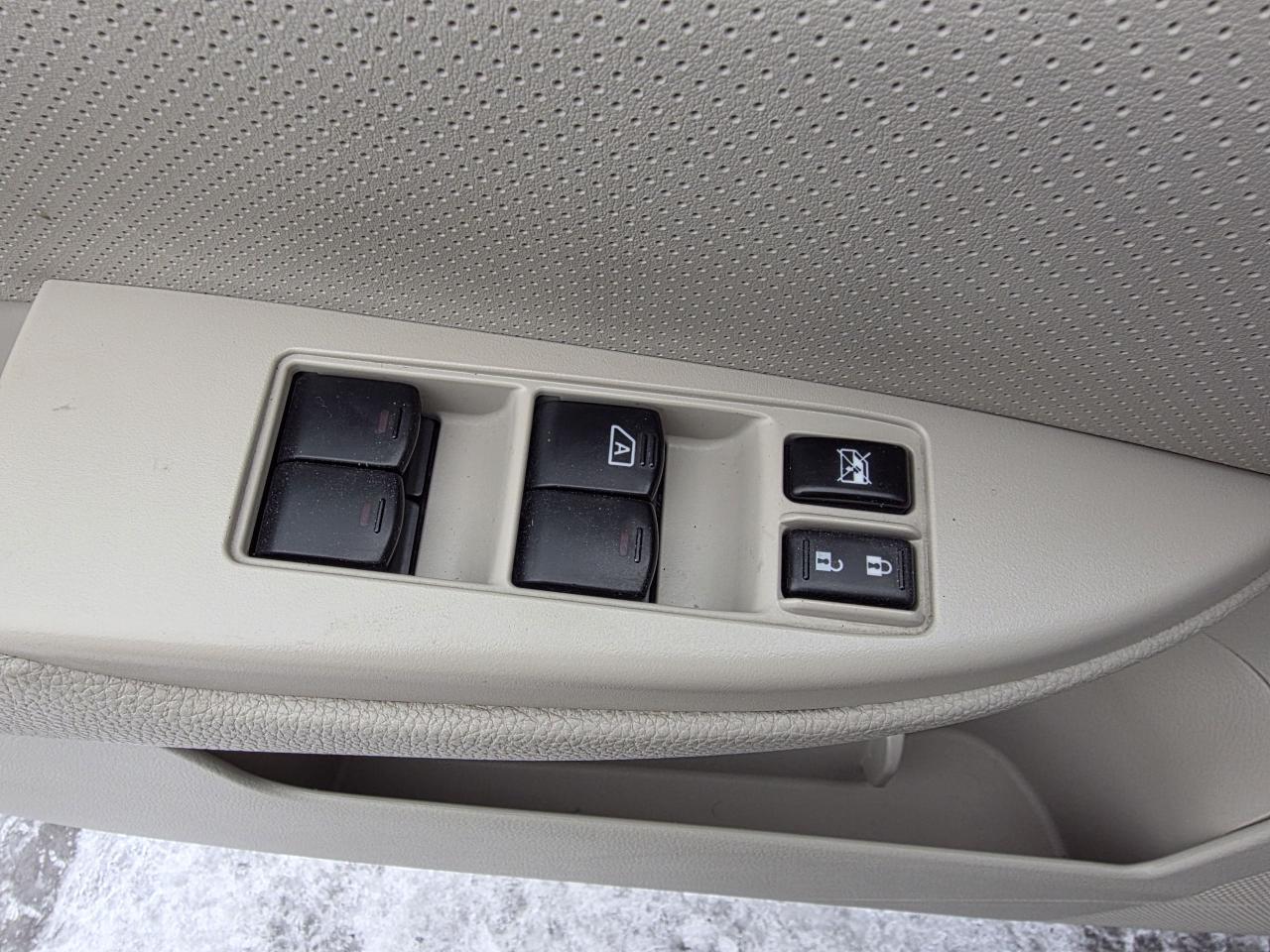 2010 Subaru Outback 2.5i Sport w/Limited Pkg/Multimedia Photo