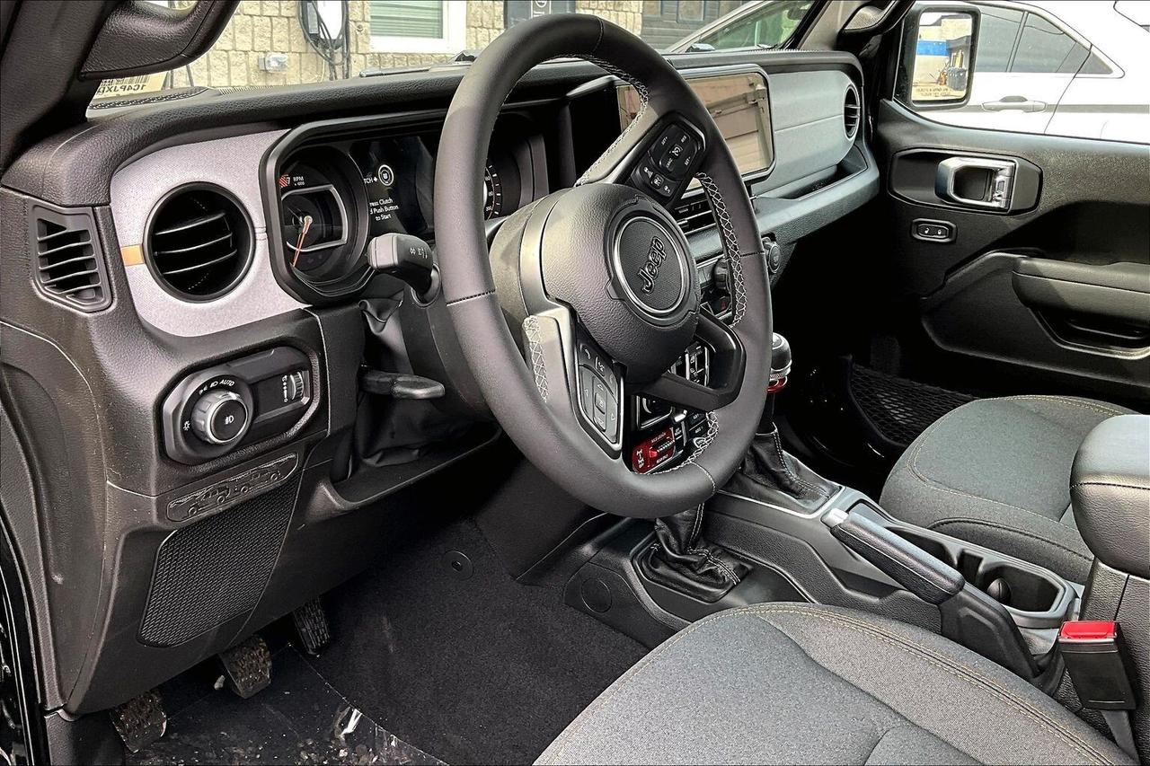 2026 Jeep Wrangler WILLYS 4DR | 6-SPD MANUAL | Tech & Conv | Hardtop Photo