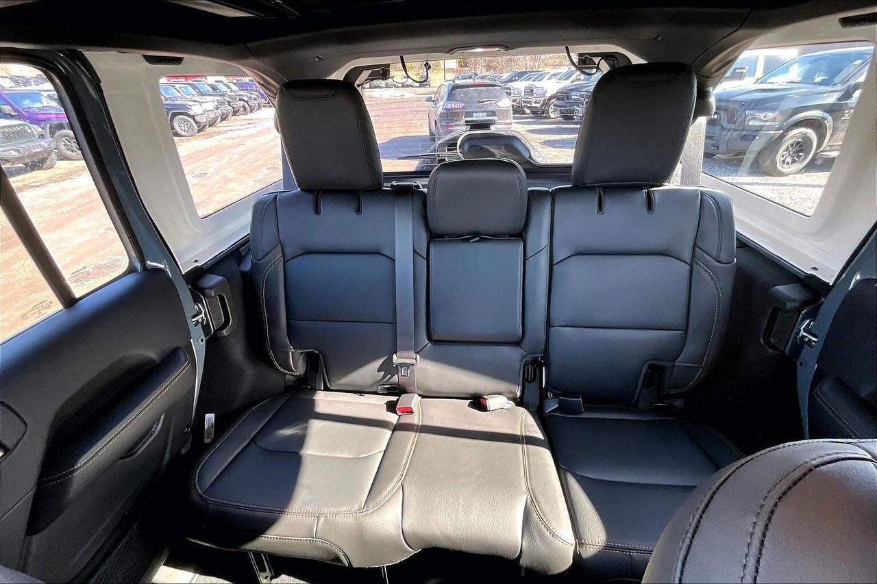 2026 Jeep Wrangler SAHARA 4DR | Sky-Top | Leather | Nav | Side Steps Photo