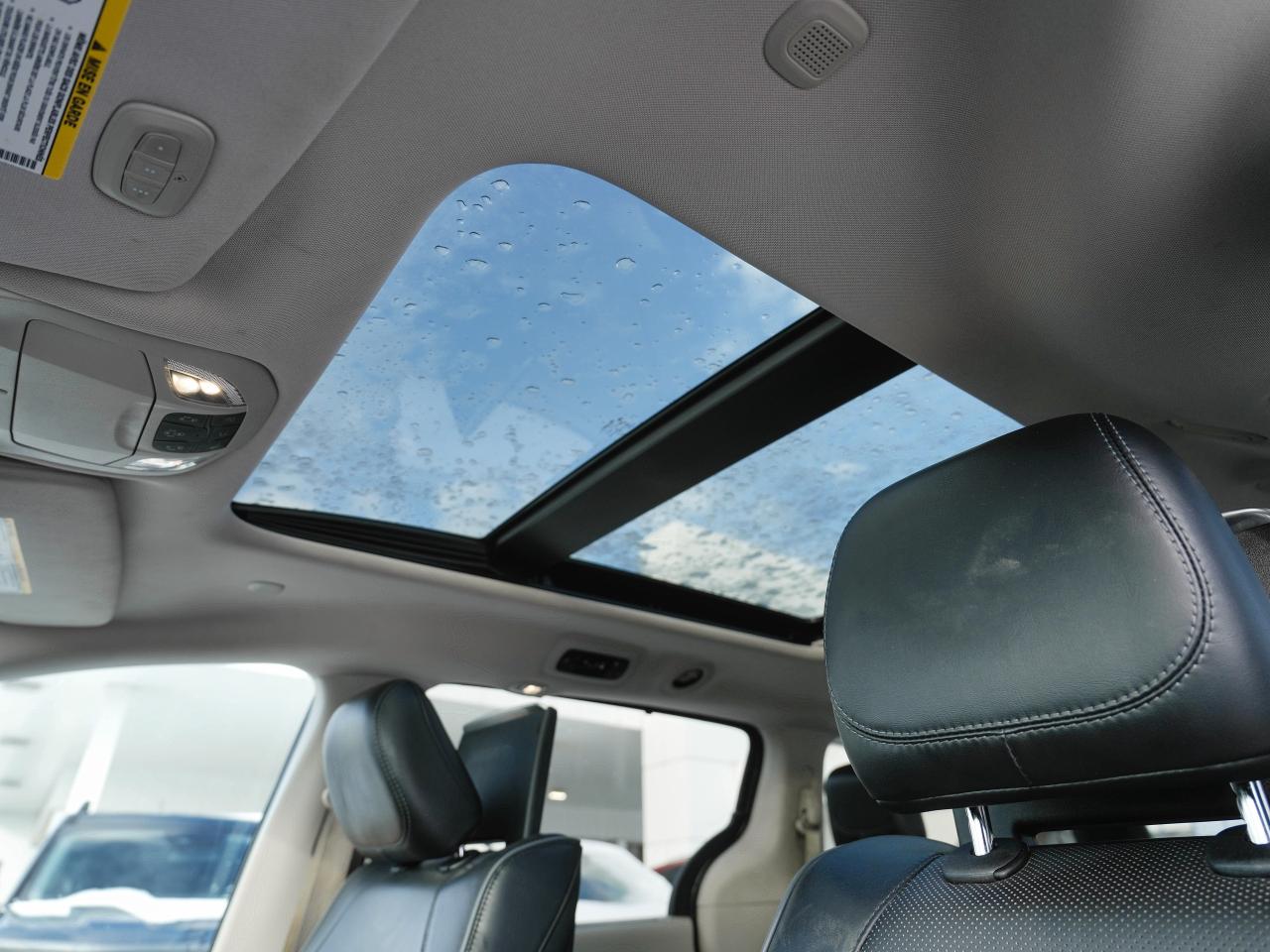 2017 Chrysler Pacifica LIMITED | SUPER CLEAN | FAMILY FUN! | TVS Photo4