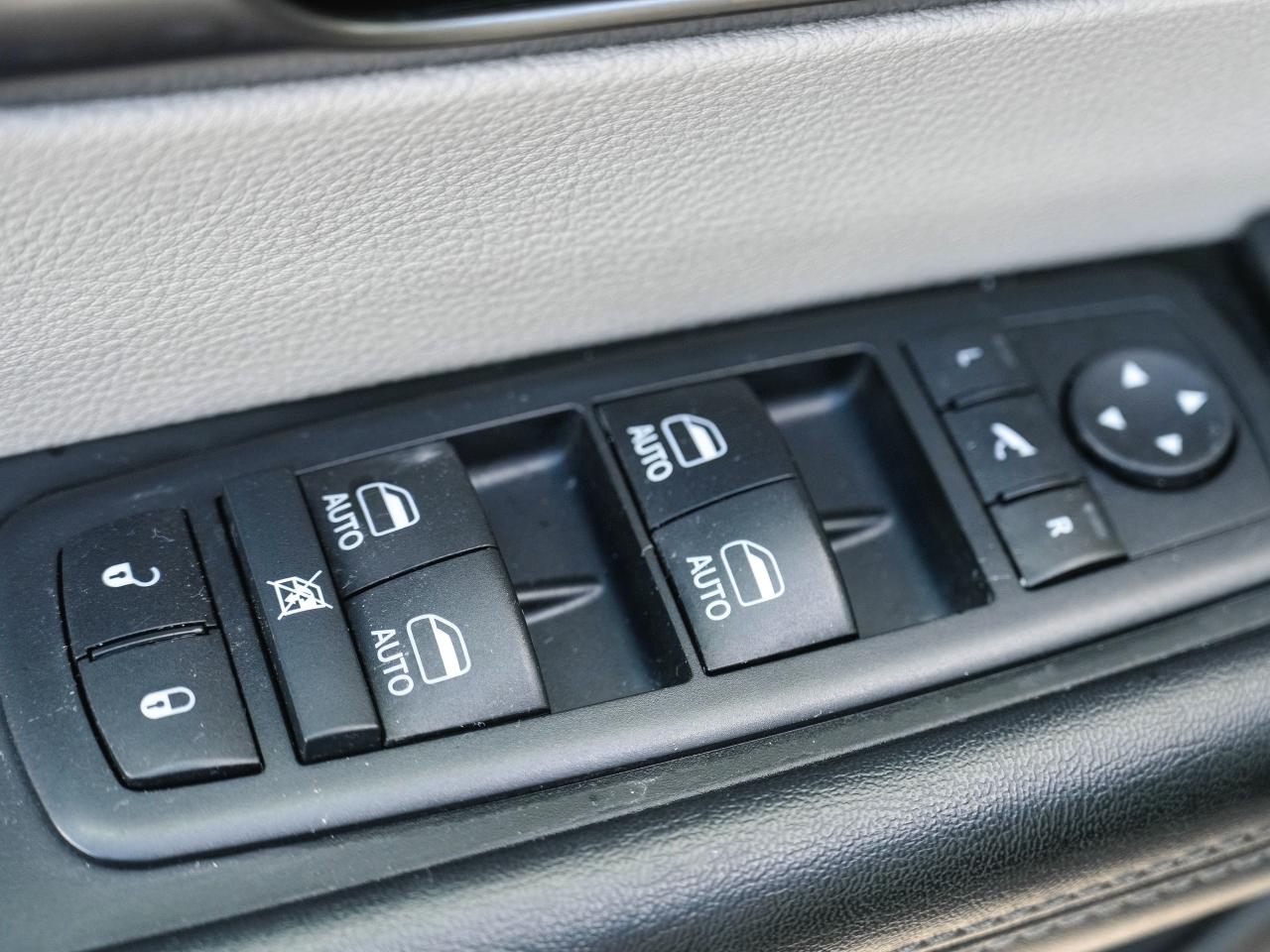 2017 Chrysler Pacifica LIMITED | SUPER CLEAN | FAMILY FUN! | TVS Photo